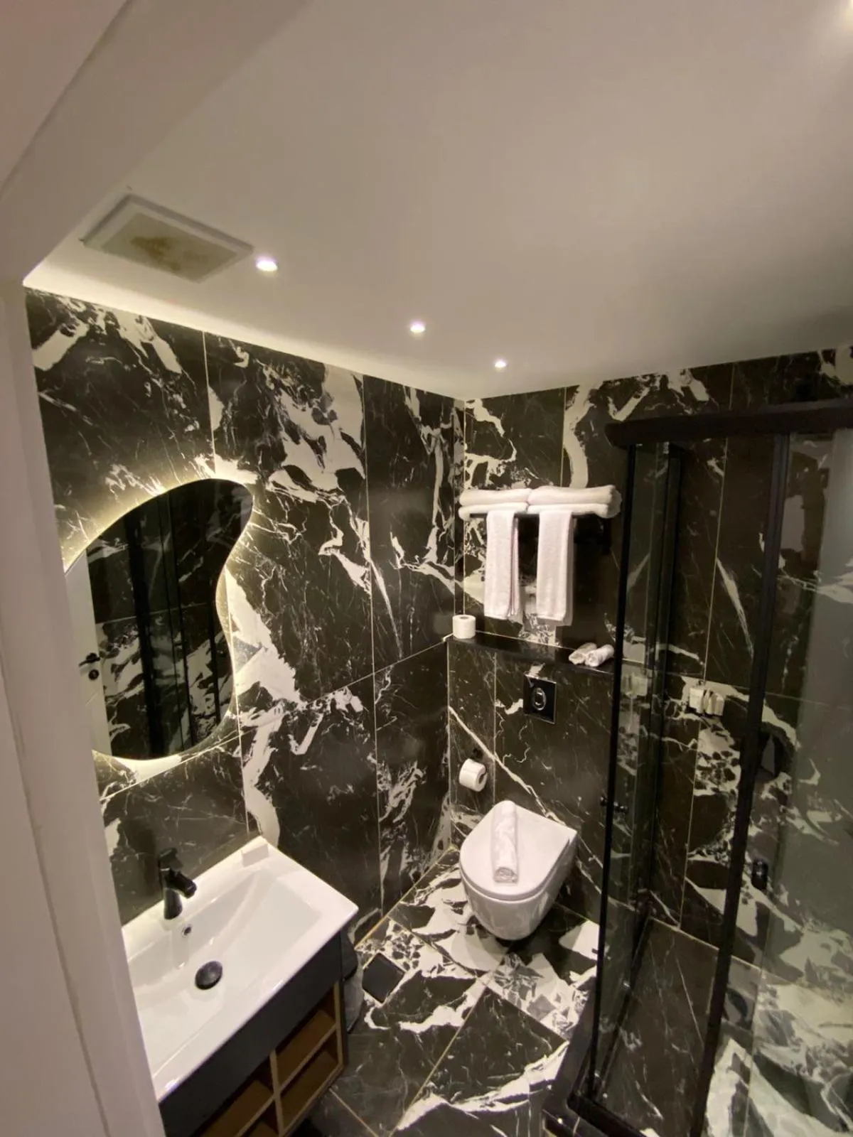 Shower in Elite Pyramids Boutique Hotel