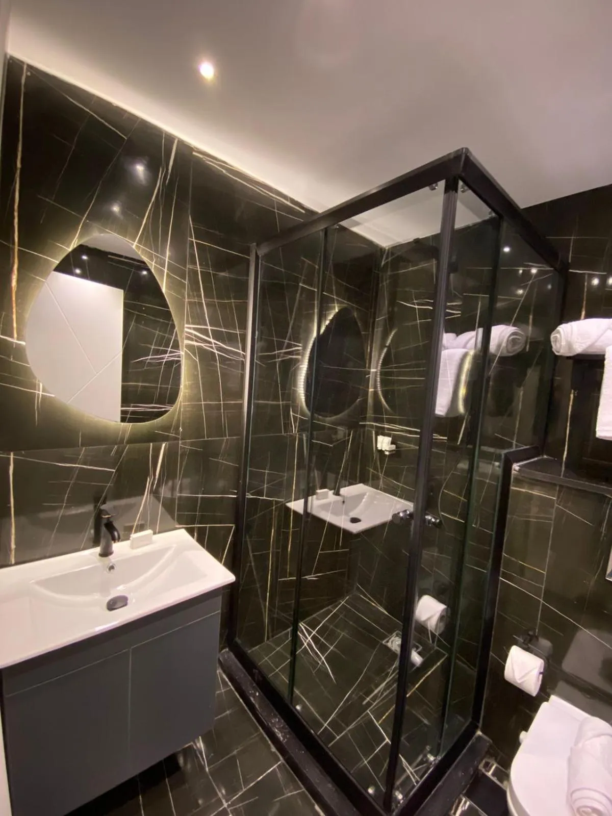 Shower in Elite Pyramids Boutique Hotel