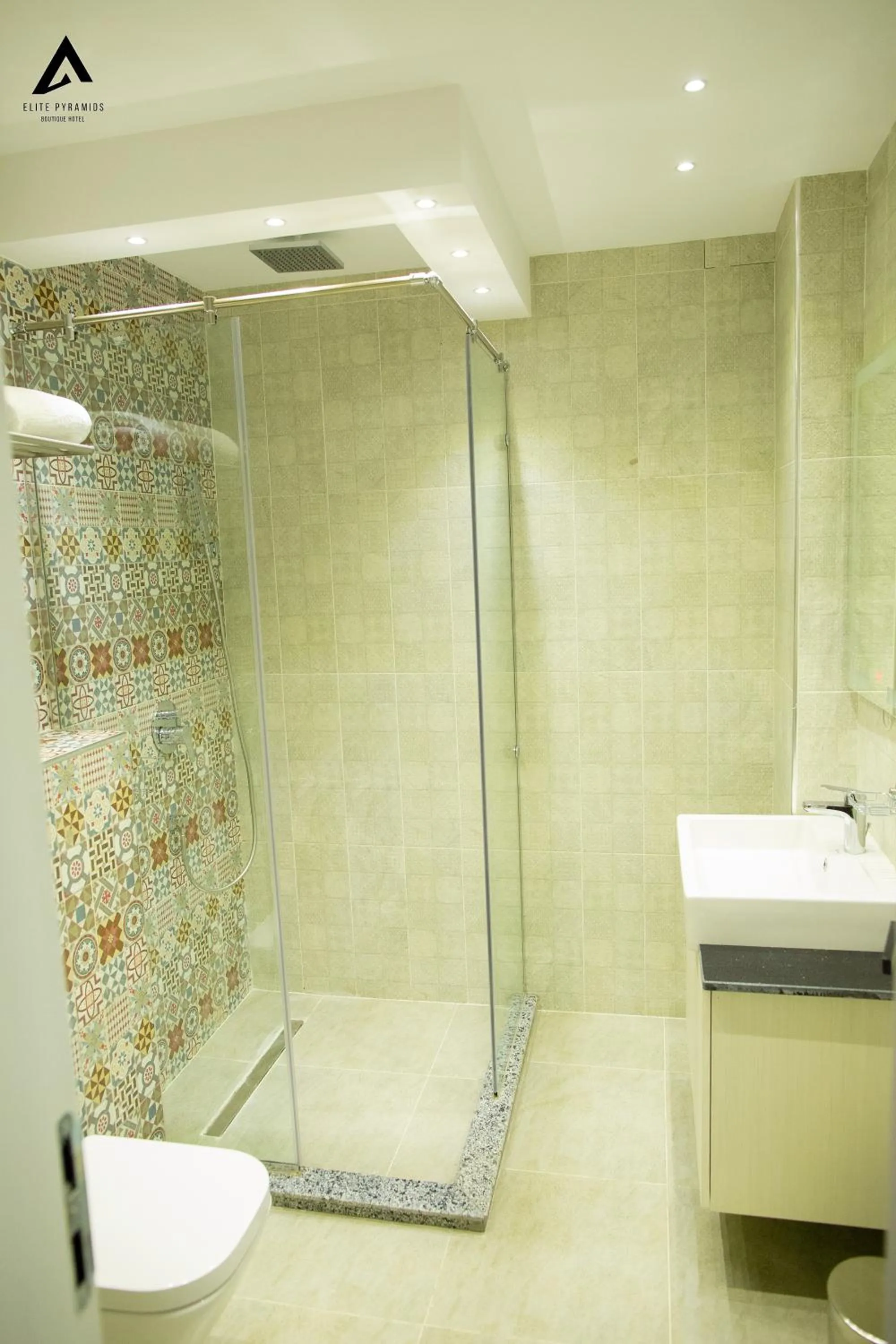 Shower in Elite Pyramids Boutique Hotel