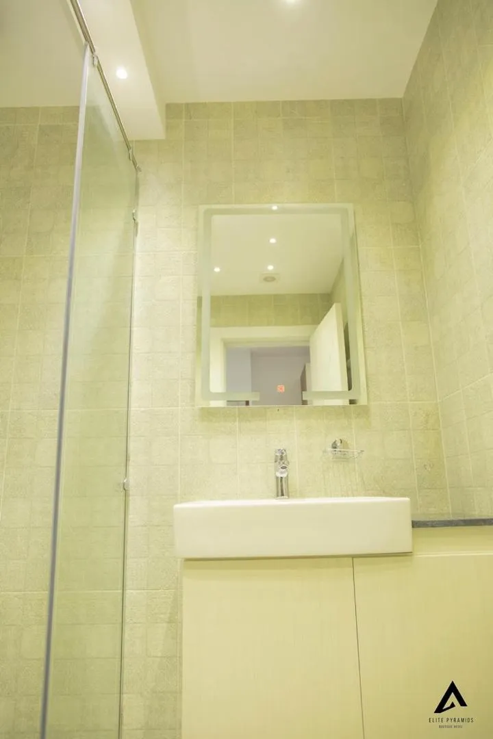 Shower in Elite Pyramids Boutique Hotel