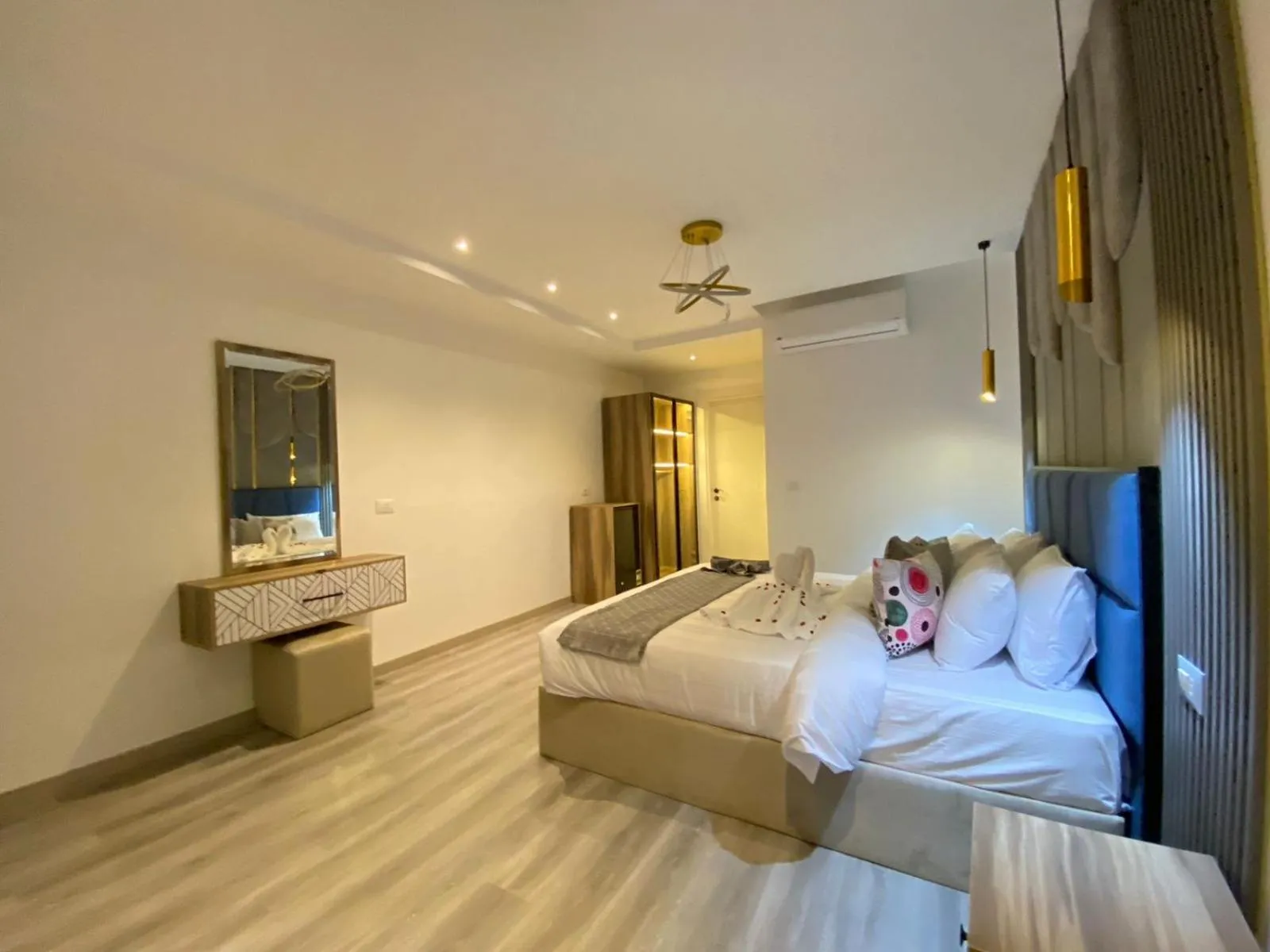 TV and multimedia, Bed in Elite Pyramids Boutique Hotel