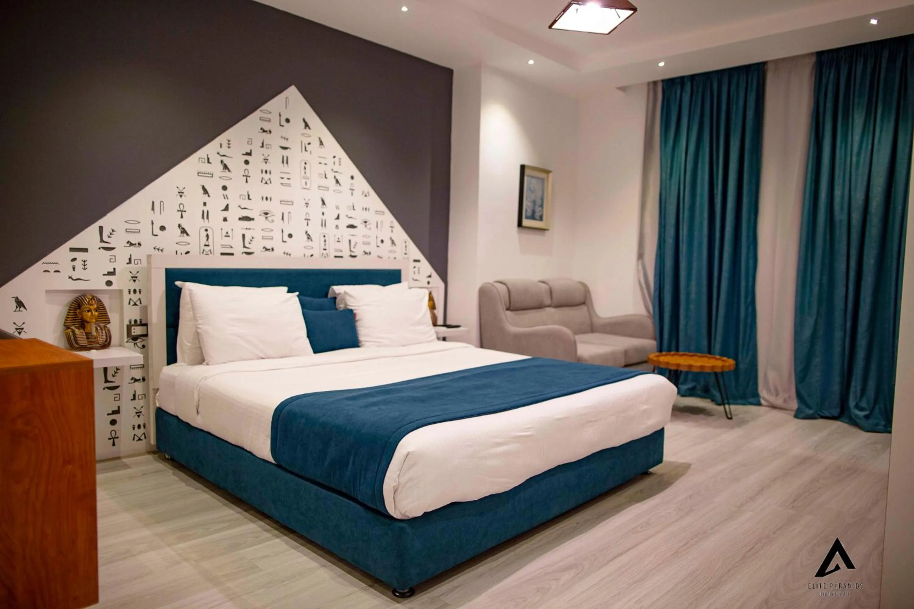 Photo of the whole room, Bed in Elite Pyramids Boutique Hotel