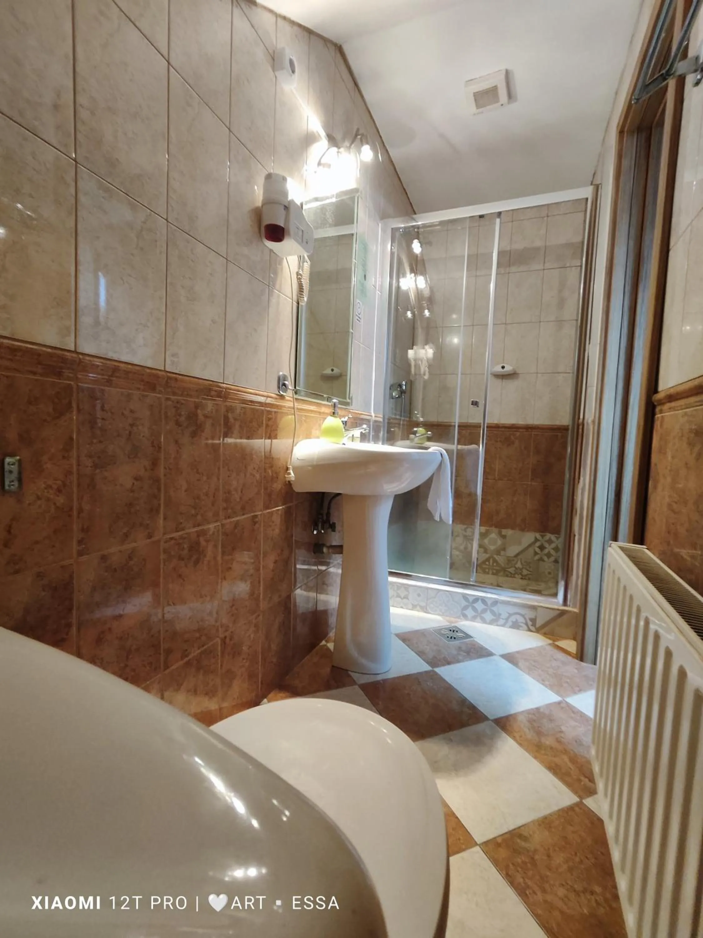 Shower in Pensiunea Buon Gusto Sibiu-motorcyle friendly,city center