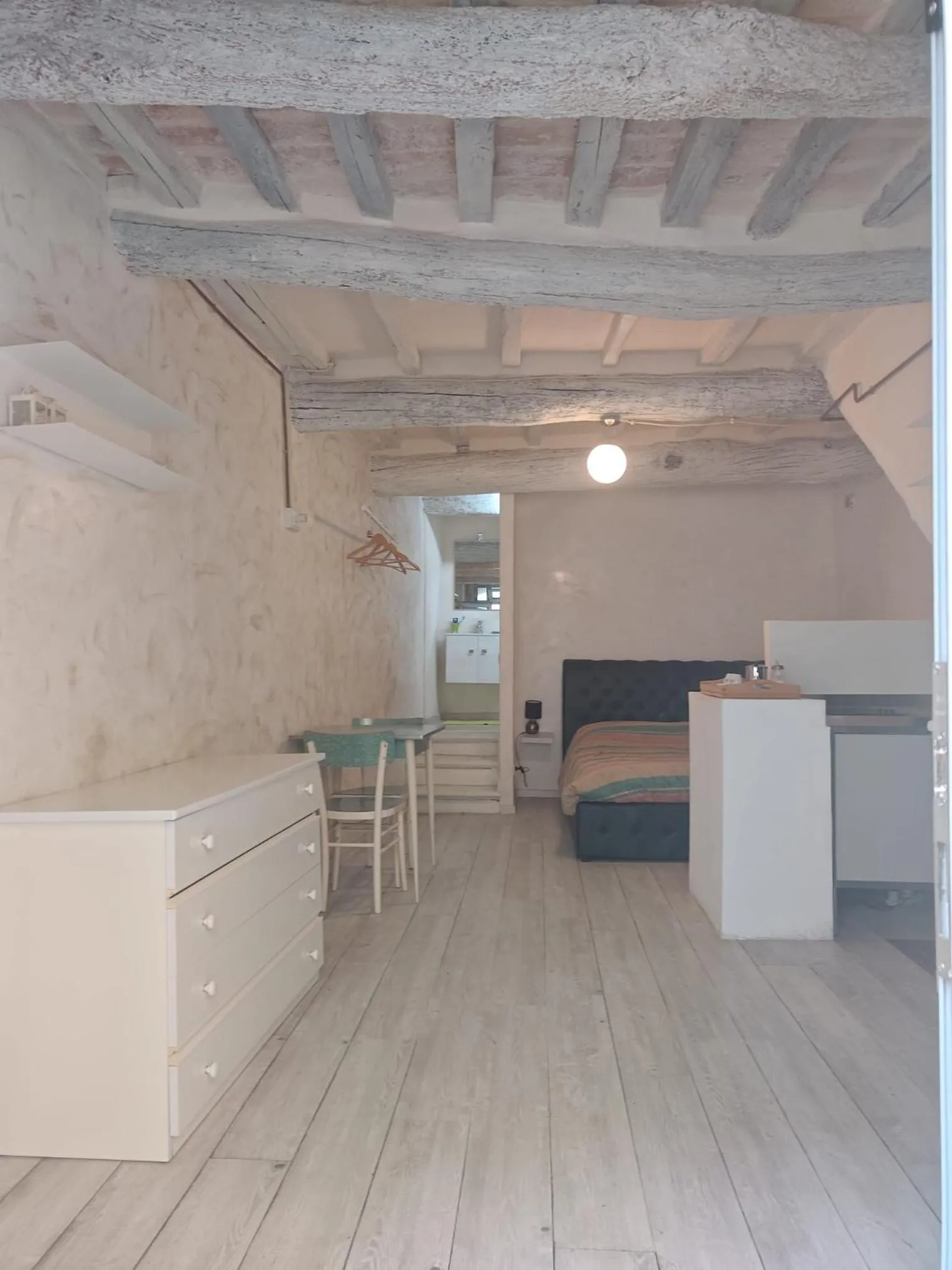 Photo of the whole room in Camera Monte San Savino