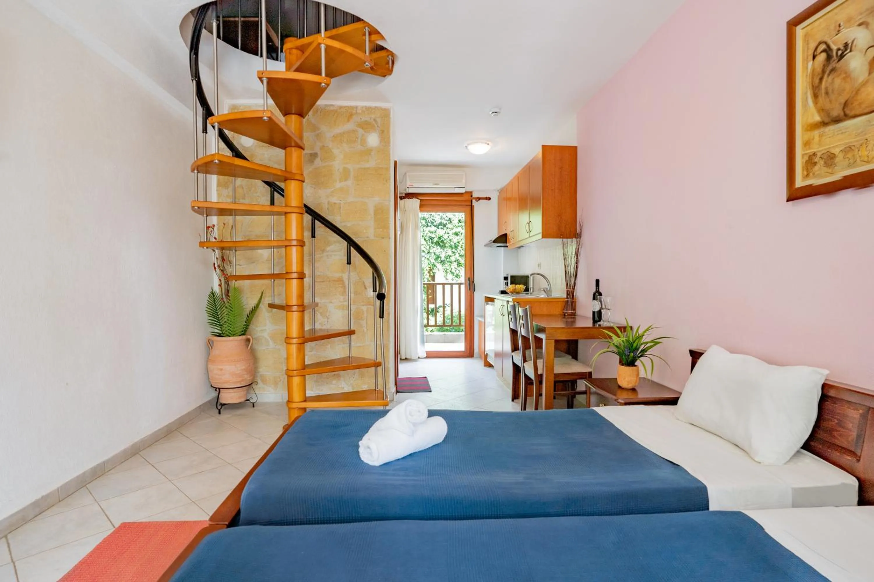 Bed in Erifili Kallithea