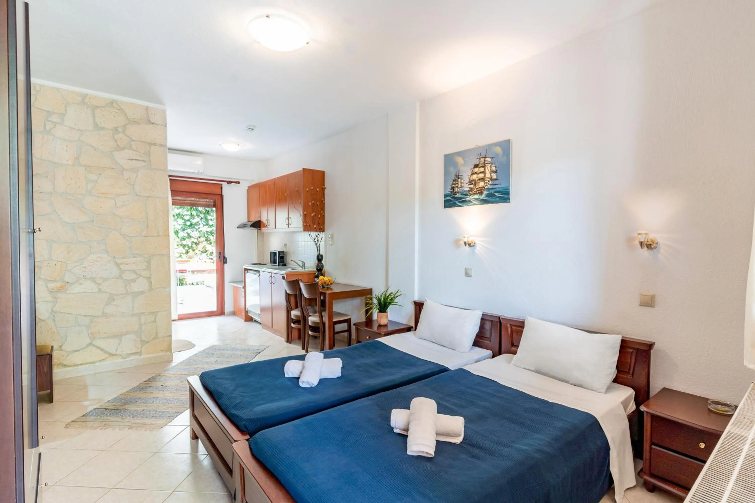 Bed in Erifili Kallithea