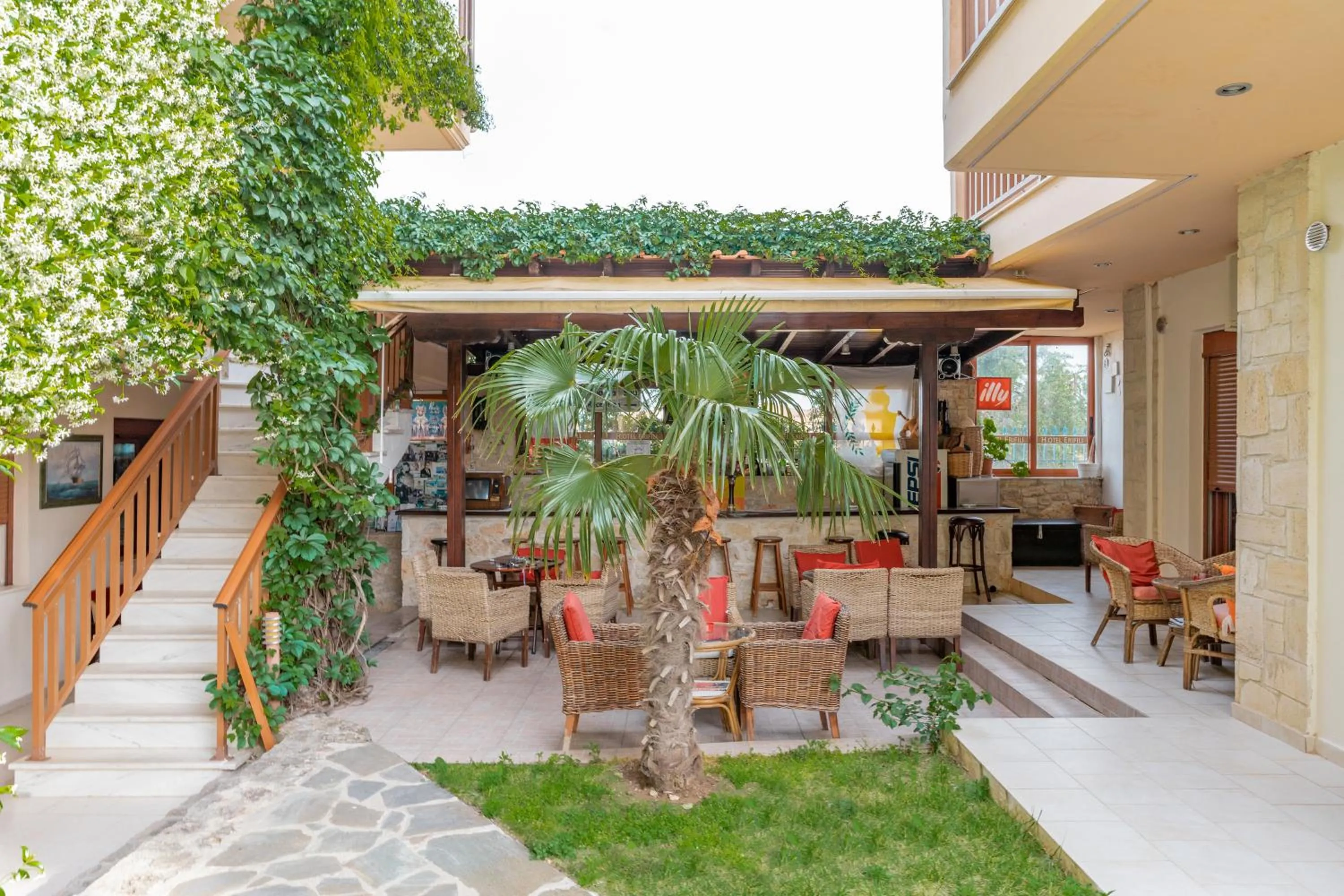 Lounge or bar in Erifili Kallithea