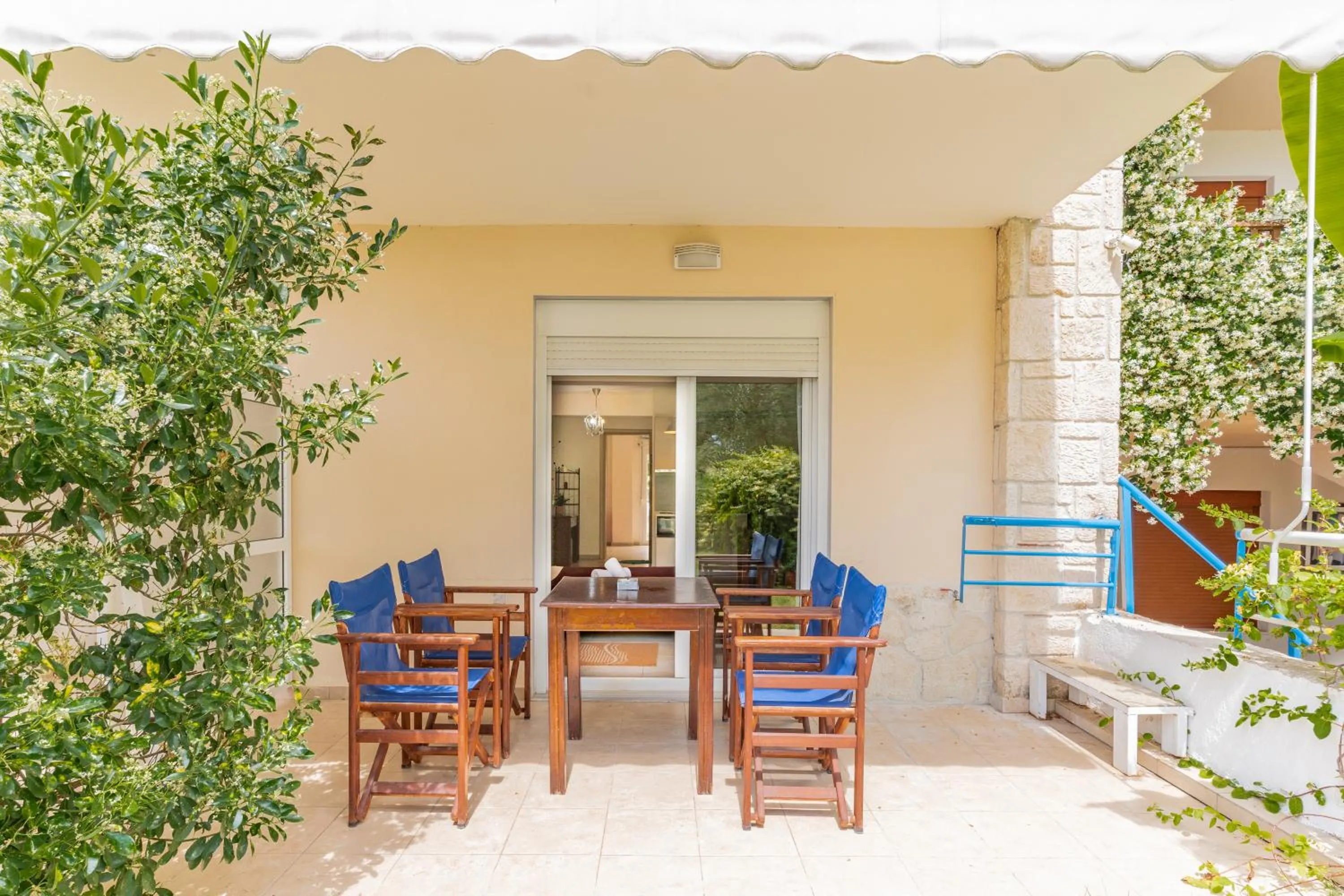 Garden in Erifili Kallithea