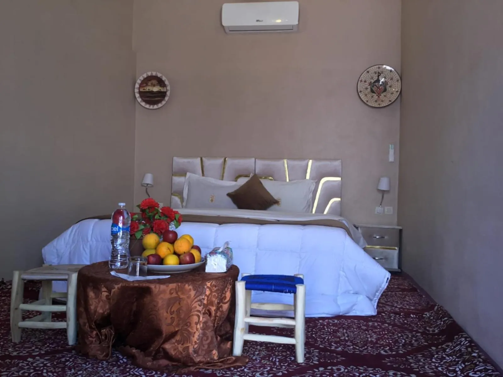 Photo of the whole room, Bed in Riad Assia Foum Zguid