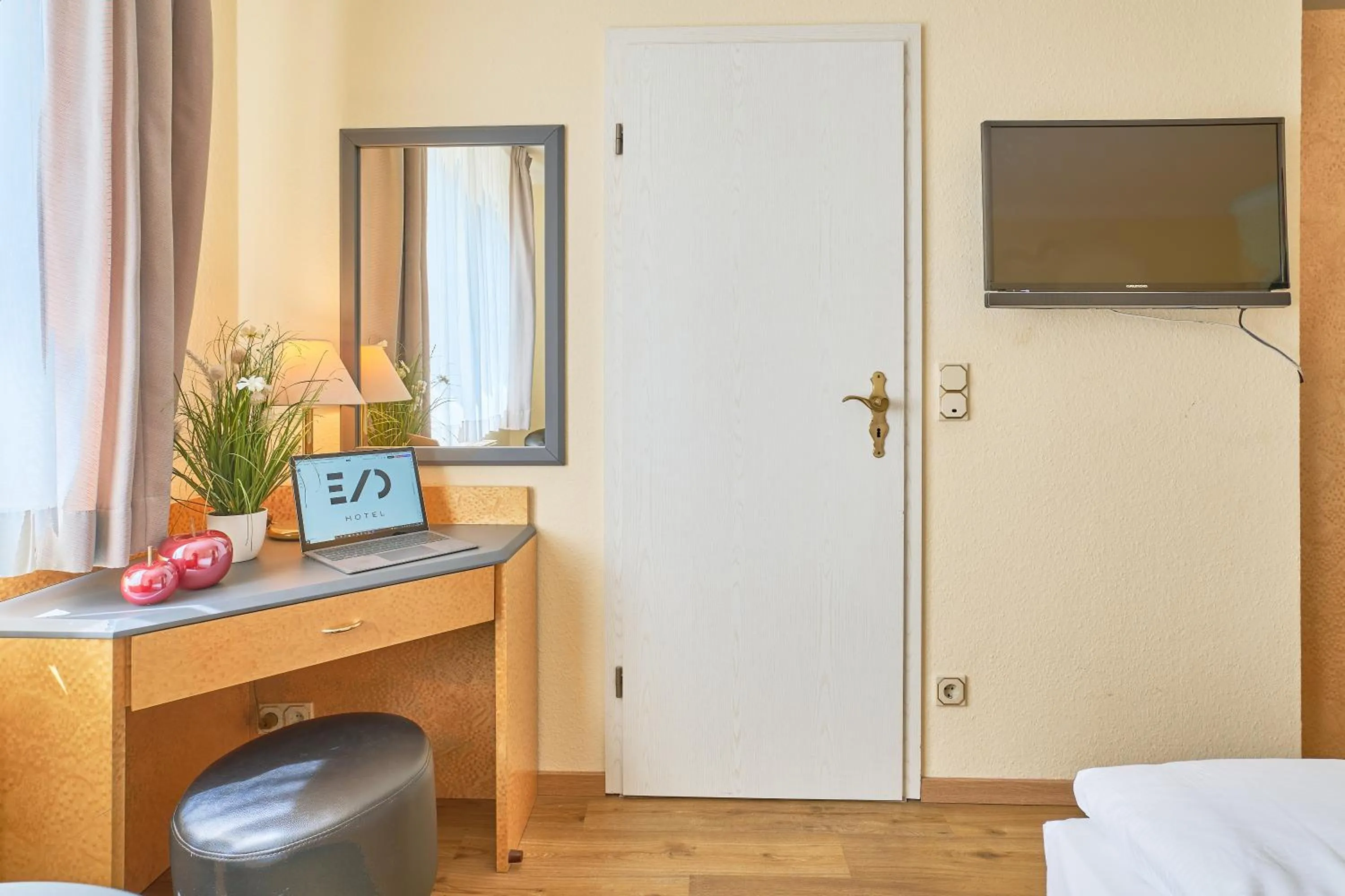 Photo of the whole room, Bed in eXo Individual Hotel Waghäuseler Hof