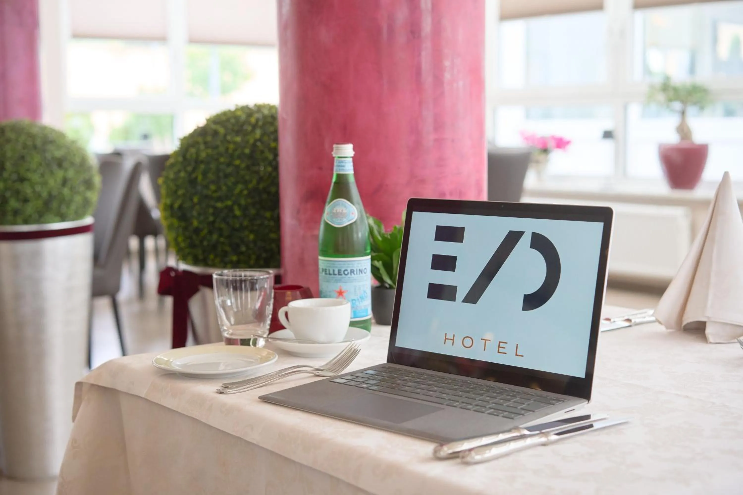 Property logo or sign in eXo Individual Hotel Waghäuseler Hof