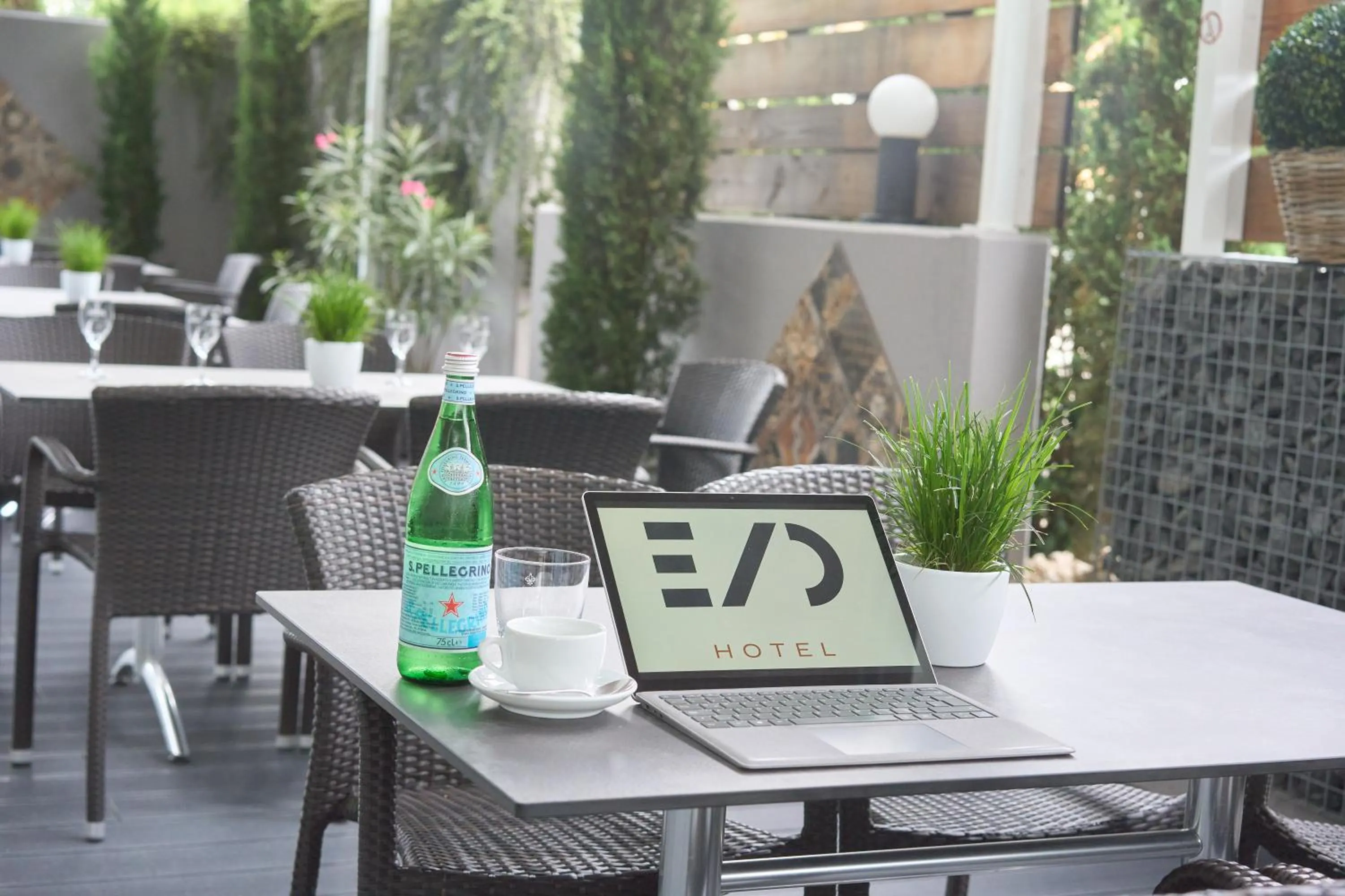 Restaurant/places to eat in eXo Individual Hotel Waghäuseler Hof