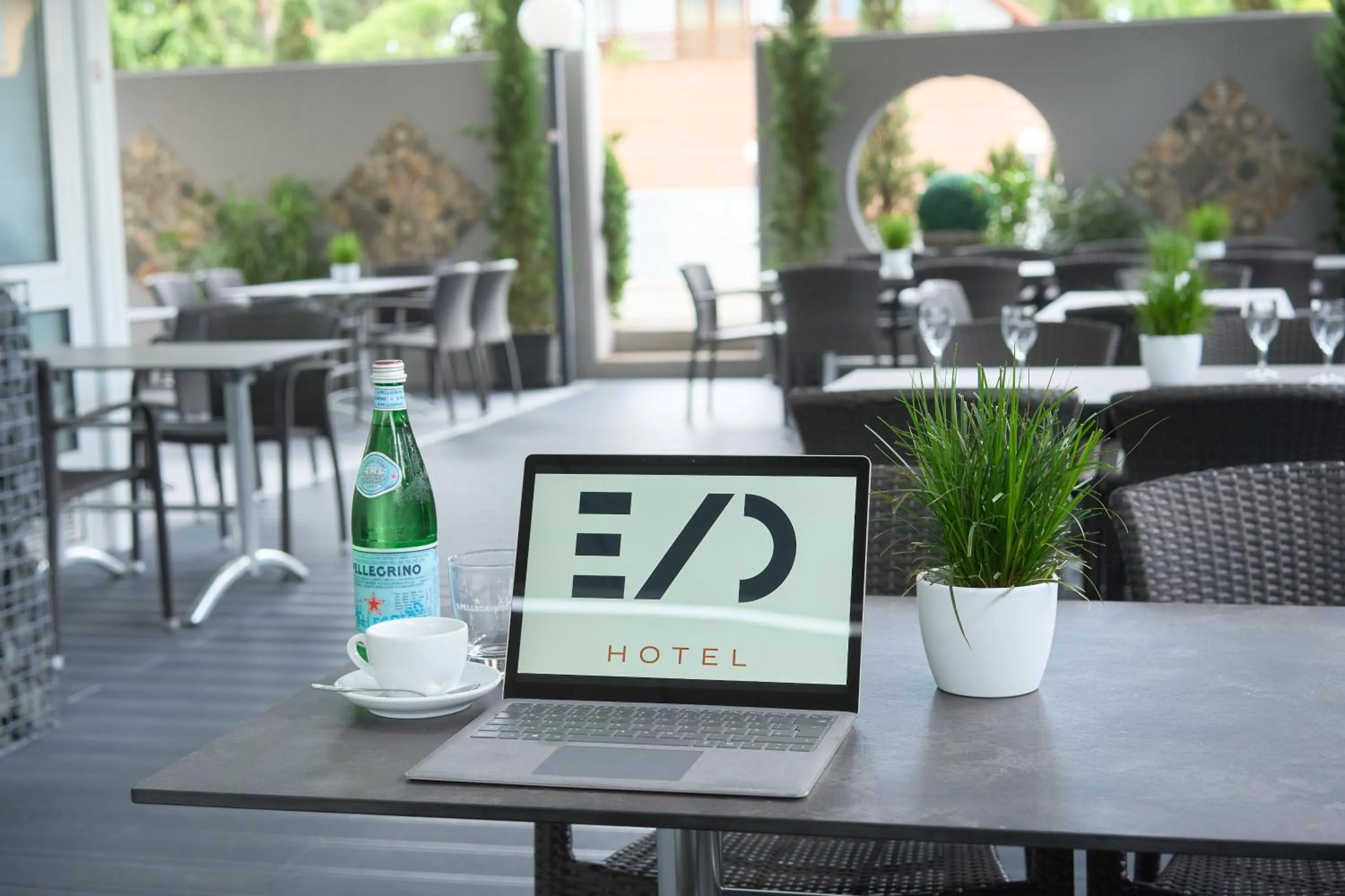 Restaurant/places to eat in eXo Individual Hotel Waghäuseler Hof