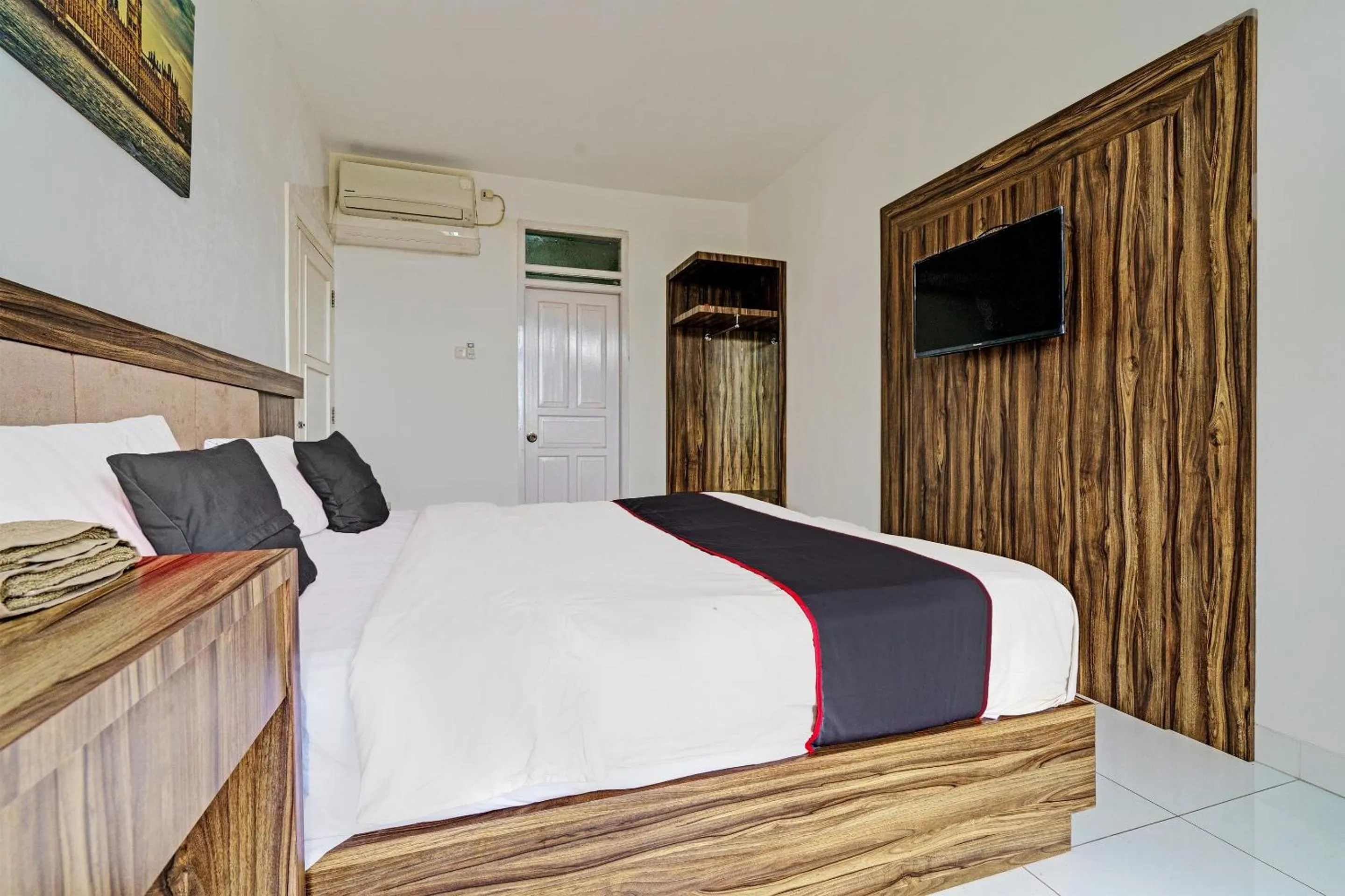 Bedroom, Bed in Collection O 92277 Setra Priangan Guest House
