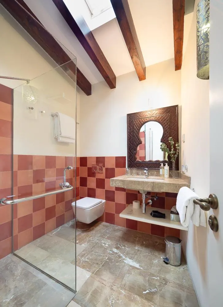 Shower in Hotel & Restaurant Jardi d'Artà