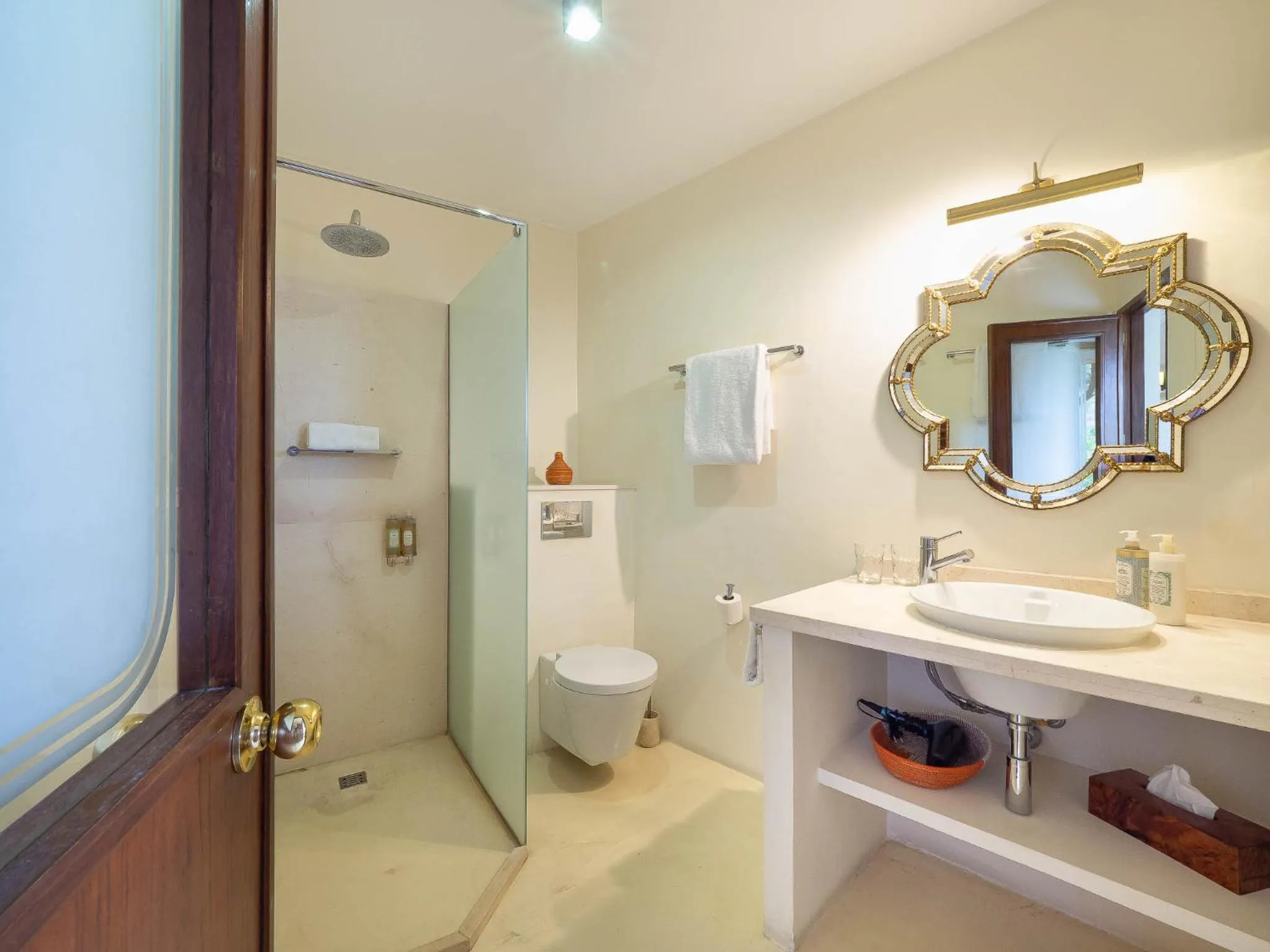 Shower in Hotel & Restaurant Jardi d'Artà