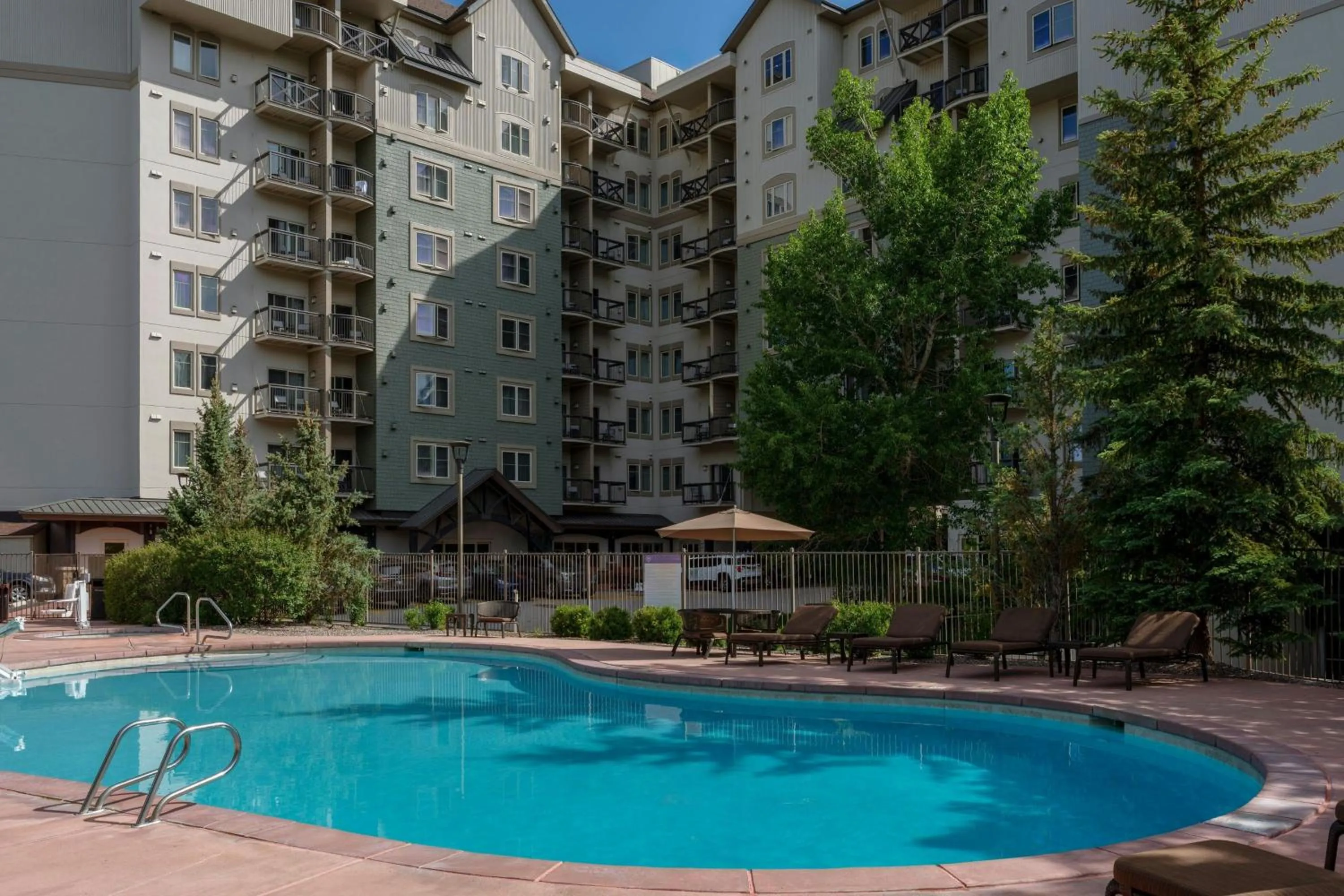 Swimming pool in Sheraton Mountain Vista Villas, Avon / Vail Valley