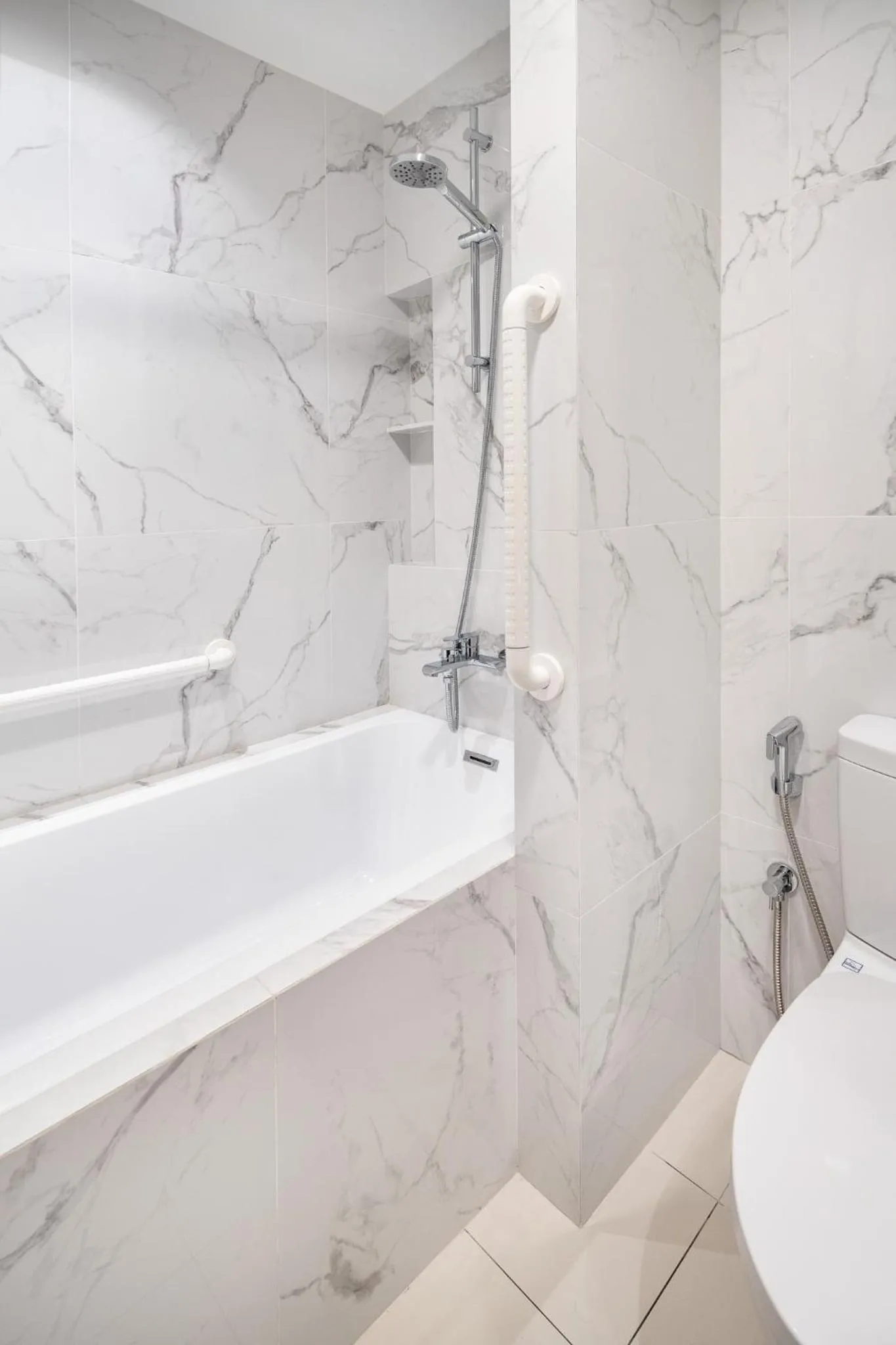 Bathroom in Park Avenue Clemenceau