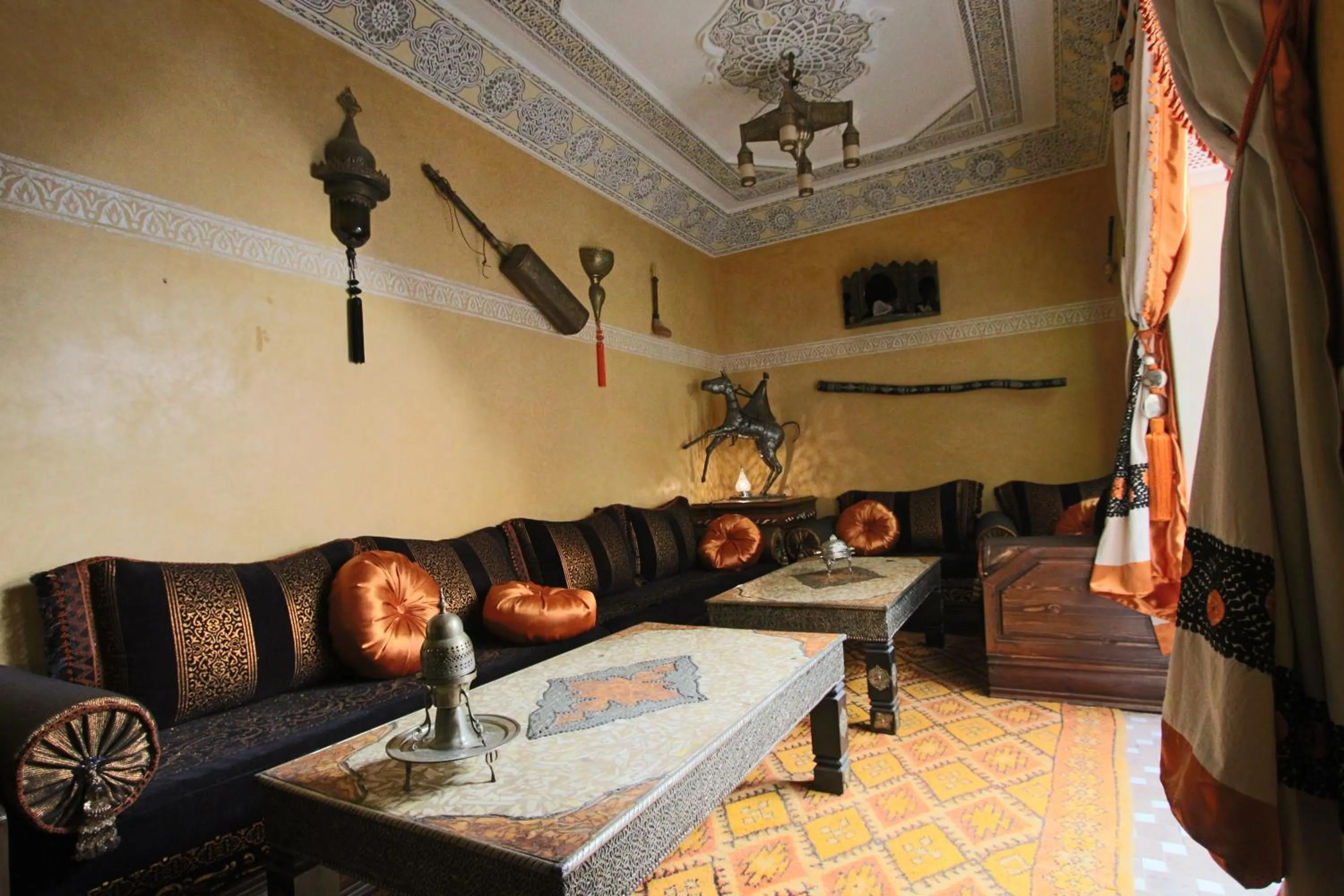 Living room in RIAD MAKENE MOUCHKILL