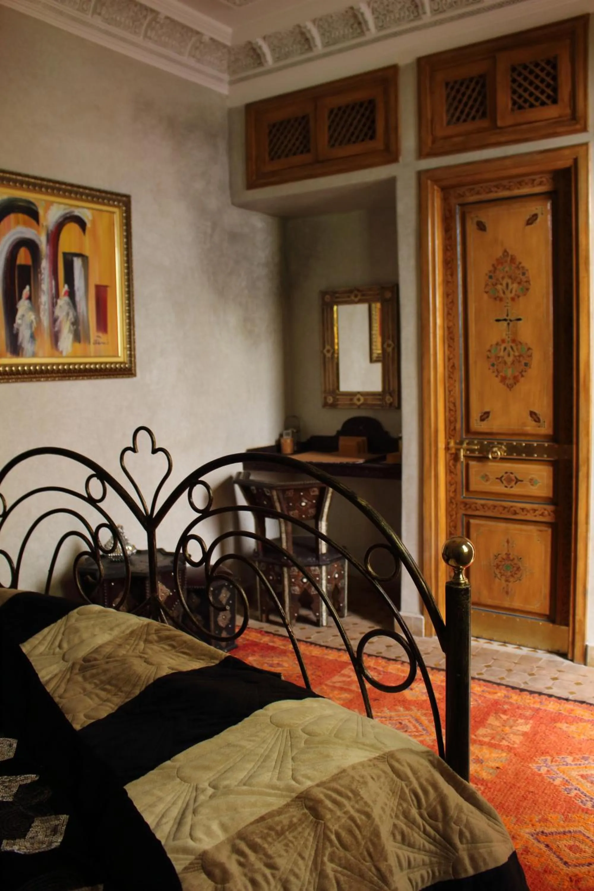 Seating area, Bed in RIAD MAKENE MOUCHKILL