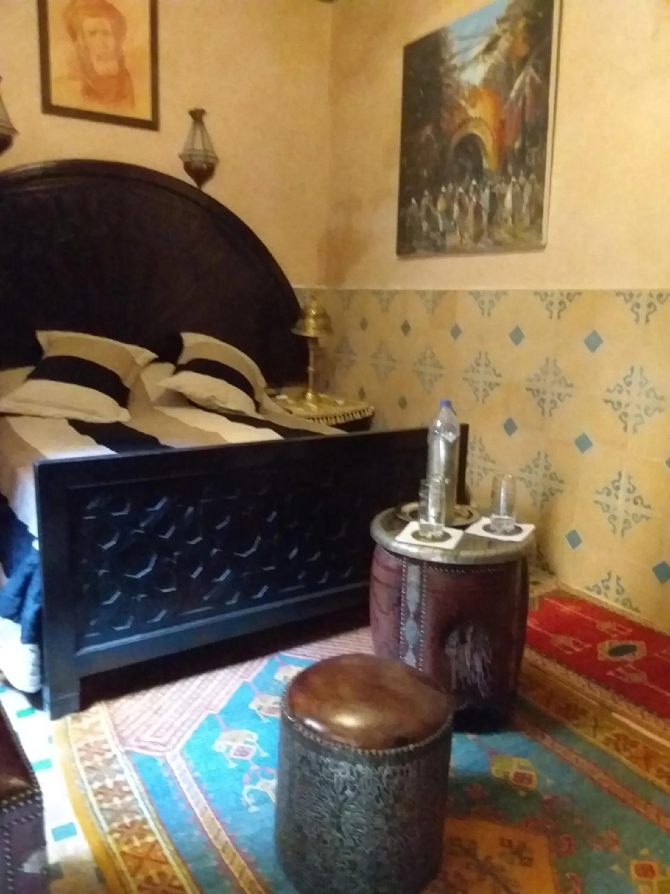 Seating area, Bed in RIAD MAKENE MOUCHKILL