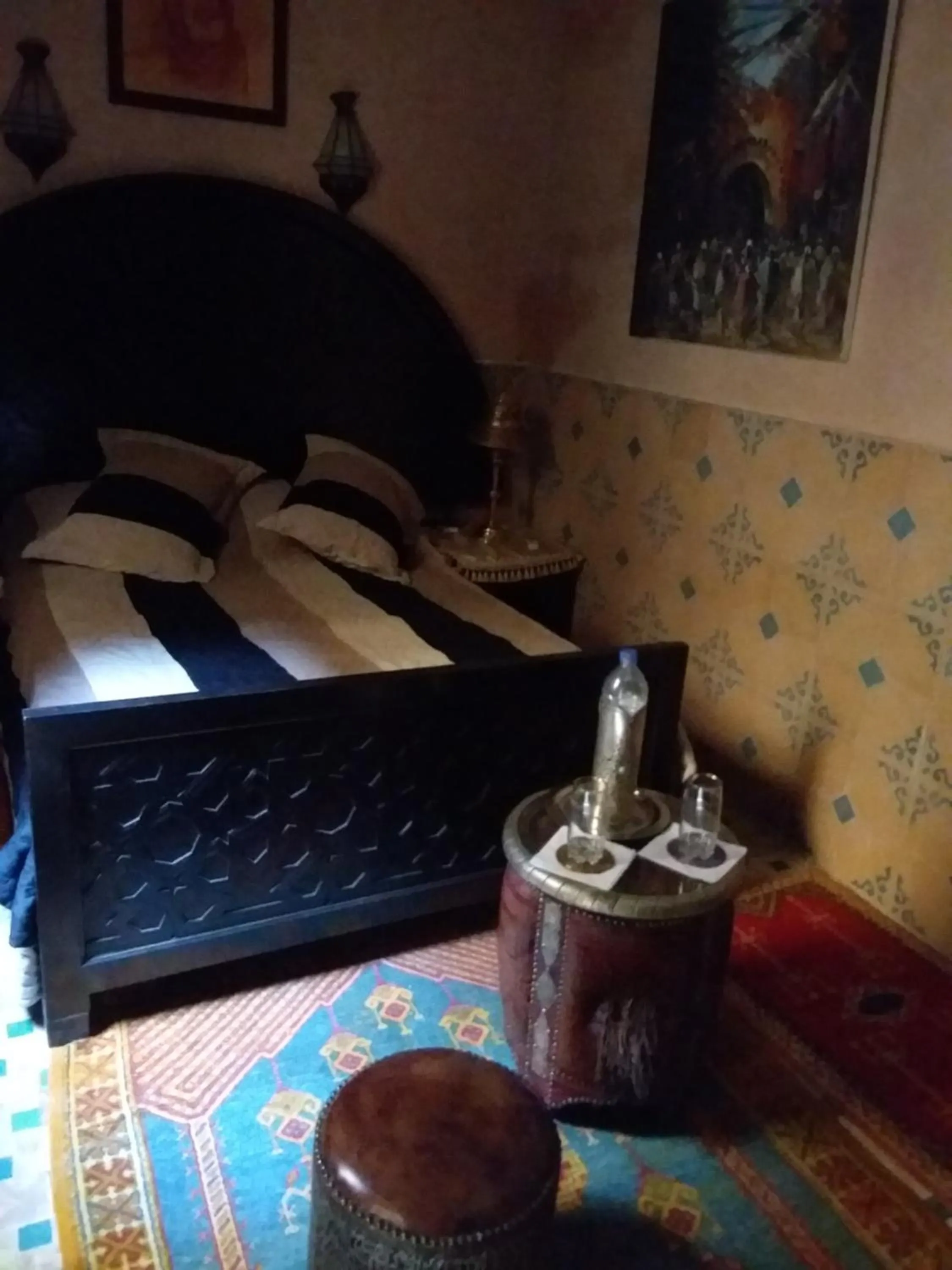 Seating area, Bed in RIAD MAKENE MOUCHKILL