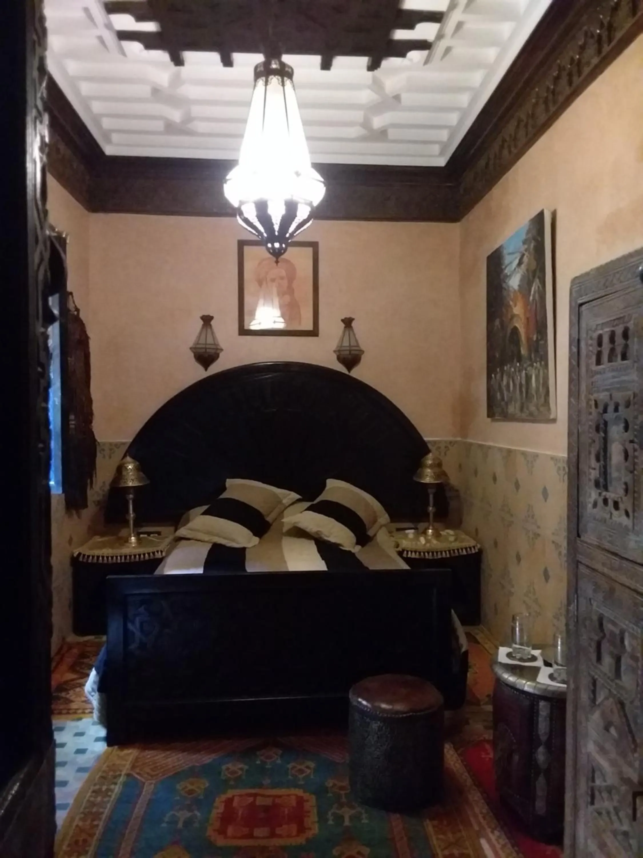 Photo of the whole room, Bed in RIAD MAKENE MOUCHKILL