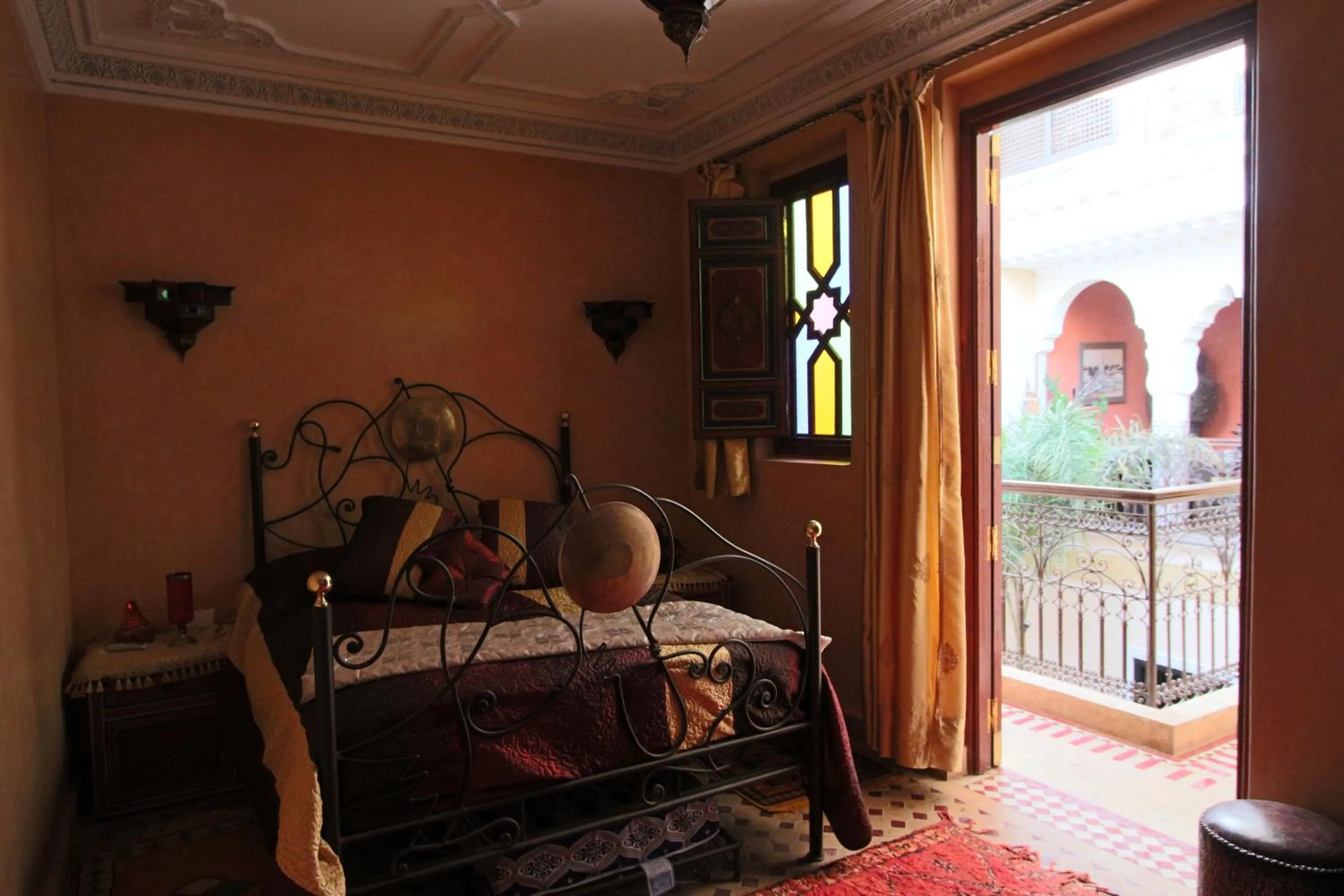 Photo of the whole room, Bed in RIAD MAKENE MOUCHKILL