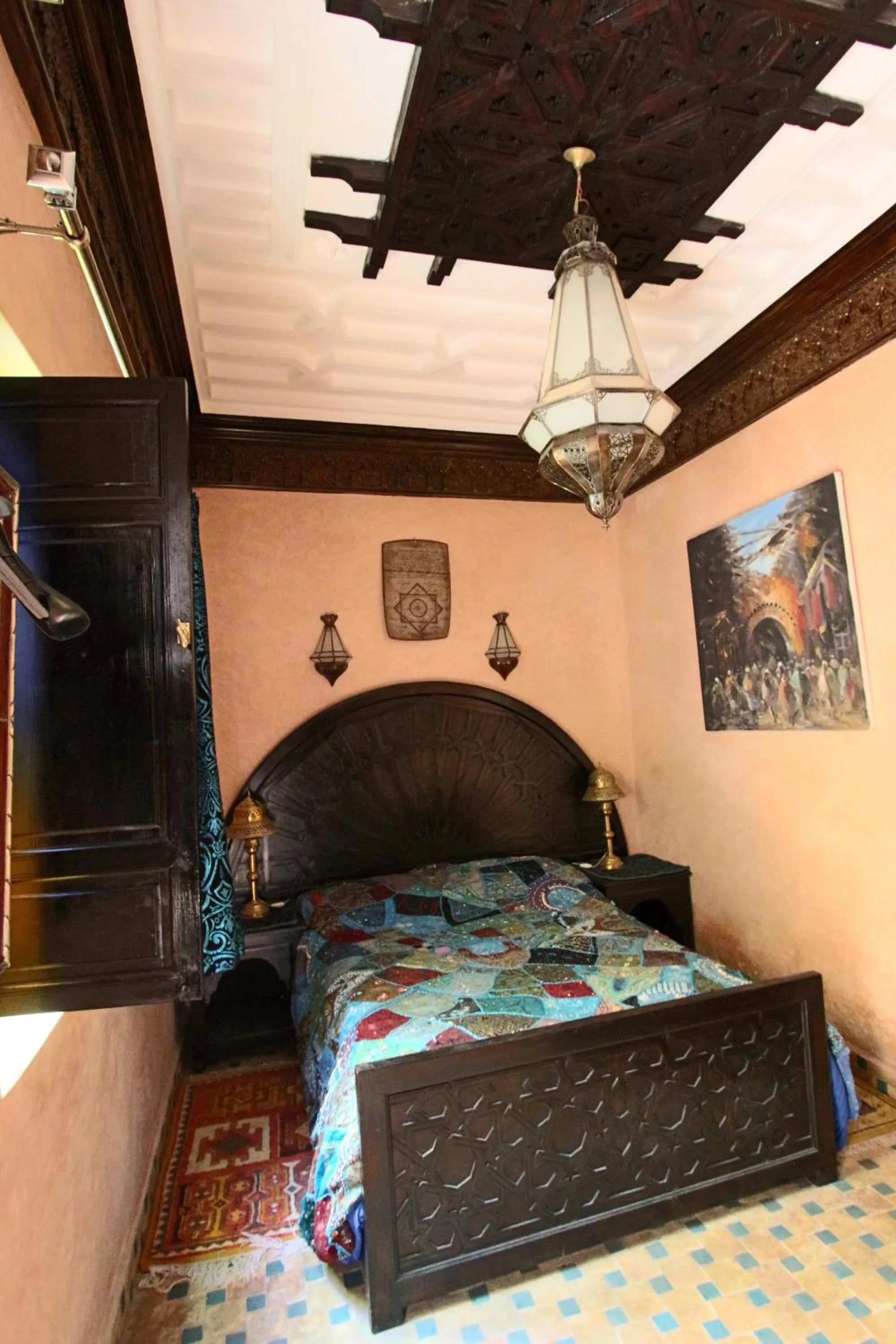 Photo of the whole room, Bed in RIAD MAKENE MOUCHKILL