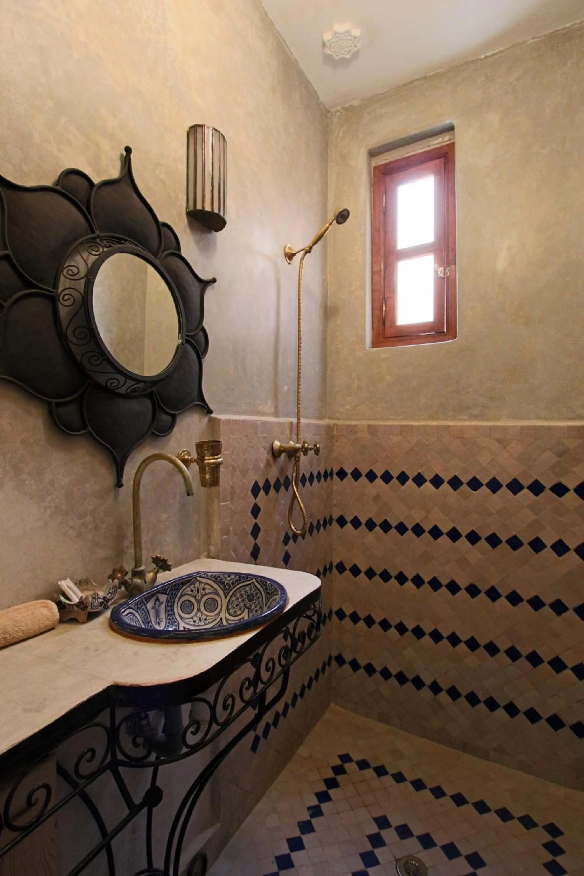 Bathroom in RIAD MAKENE MOUCHKILL