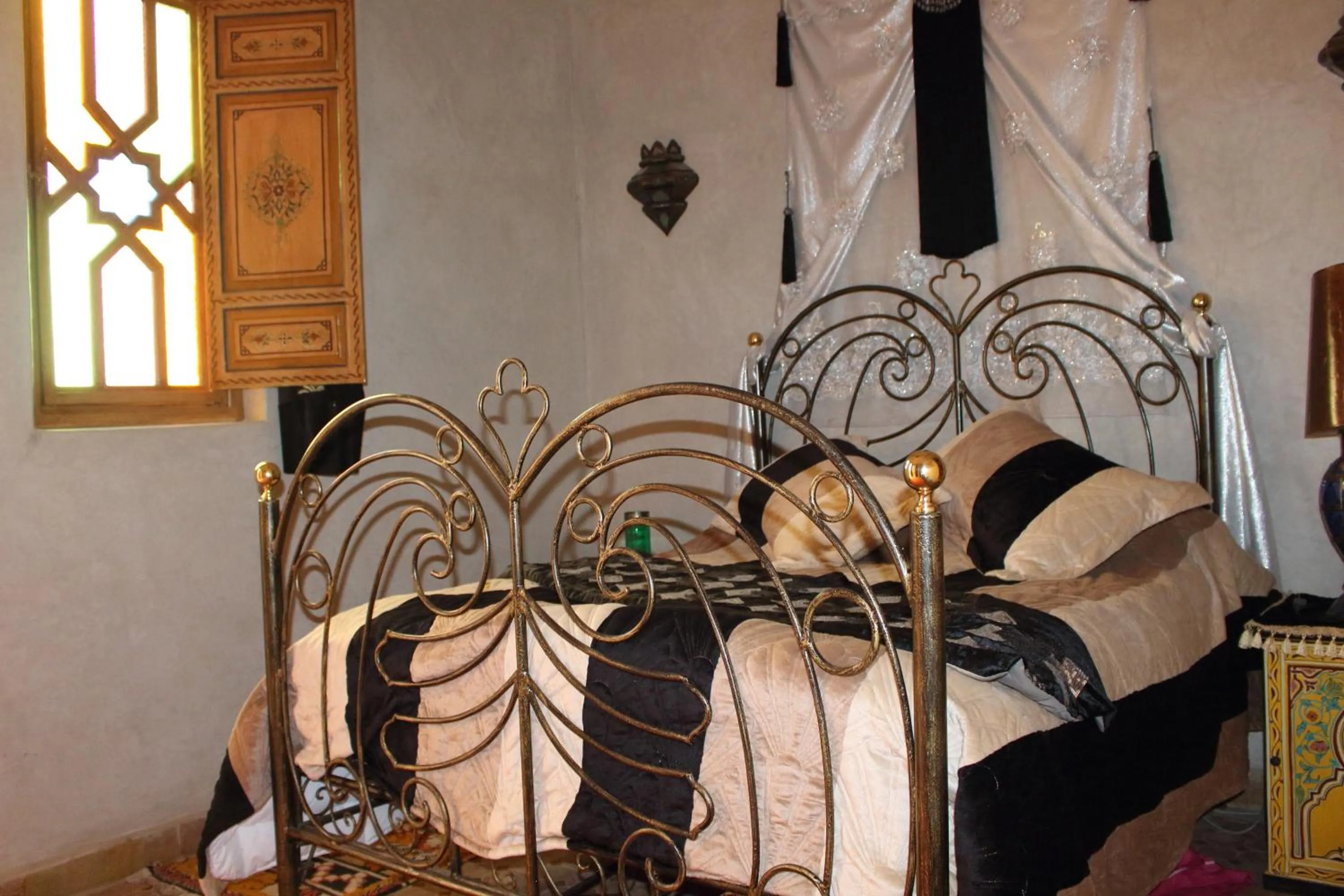 Bed in RIAD MAKENE MOUCHKILL