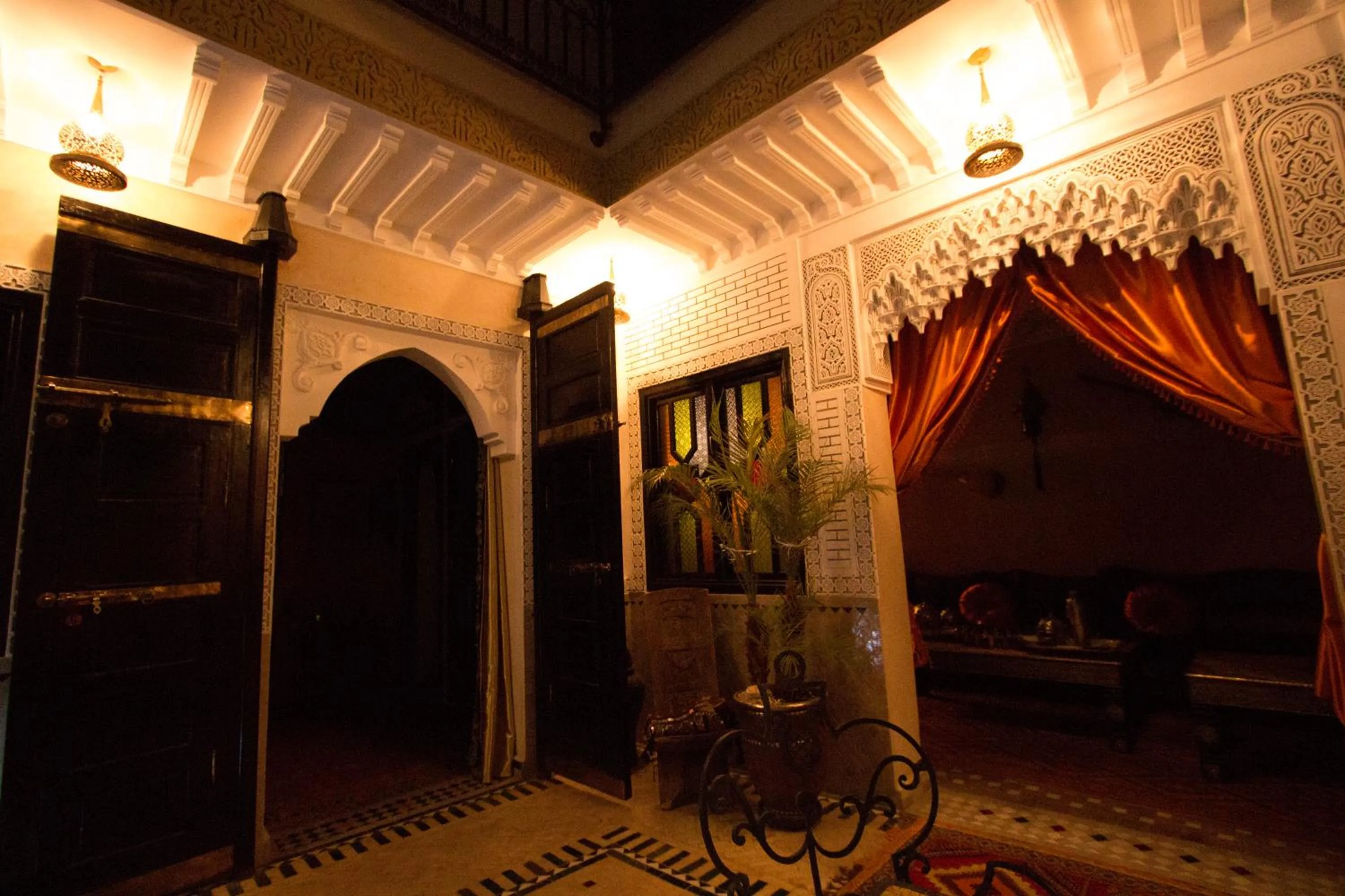 Lounge or bar in RIAD MAKENE MOUCHKILL