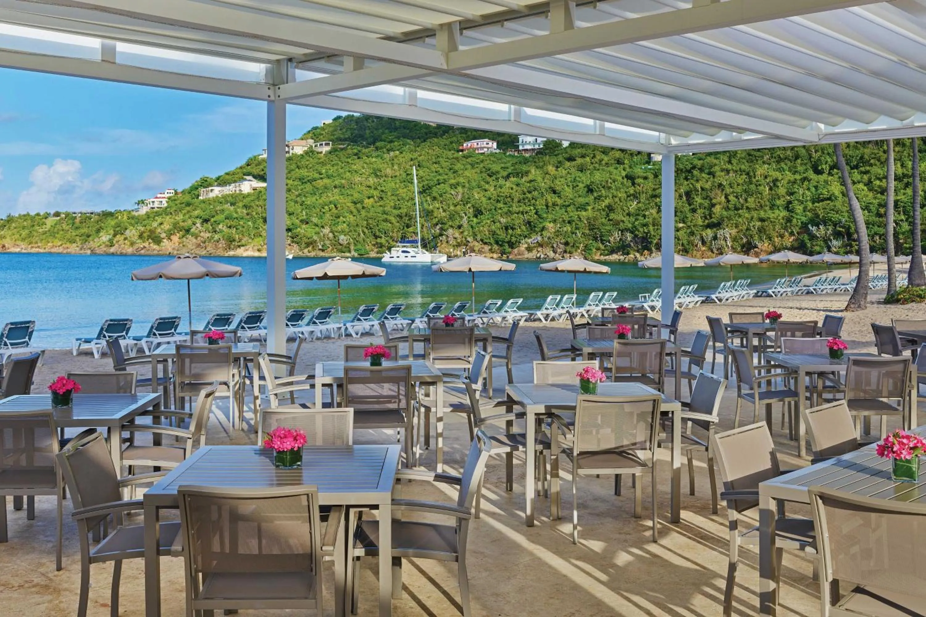 Lounge or bar in The Westin St. John Resort Villas