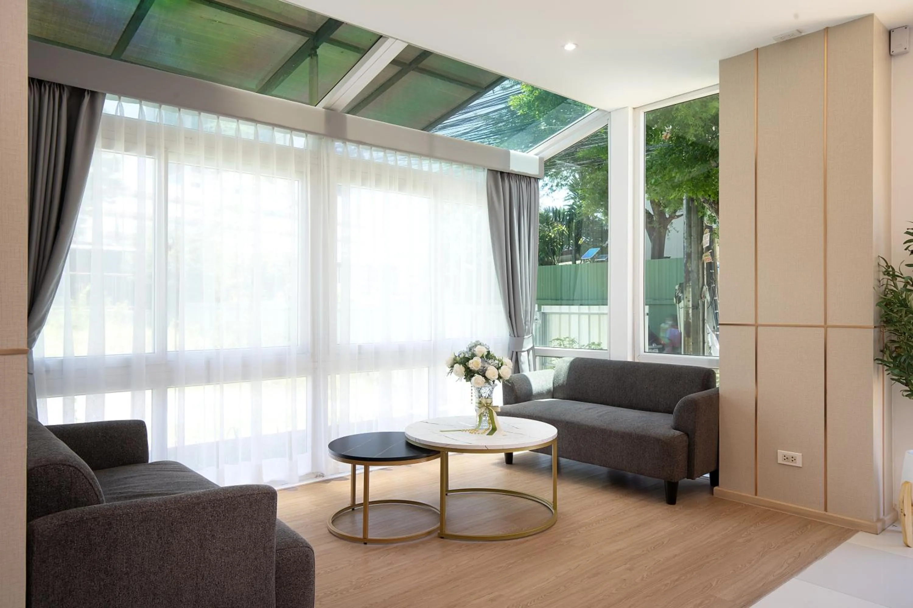 Lobby or reception in Riski Residence Ngamwongwan