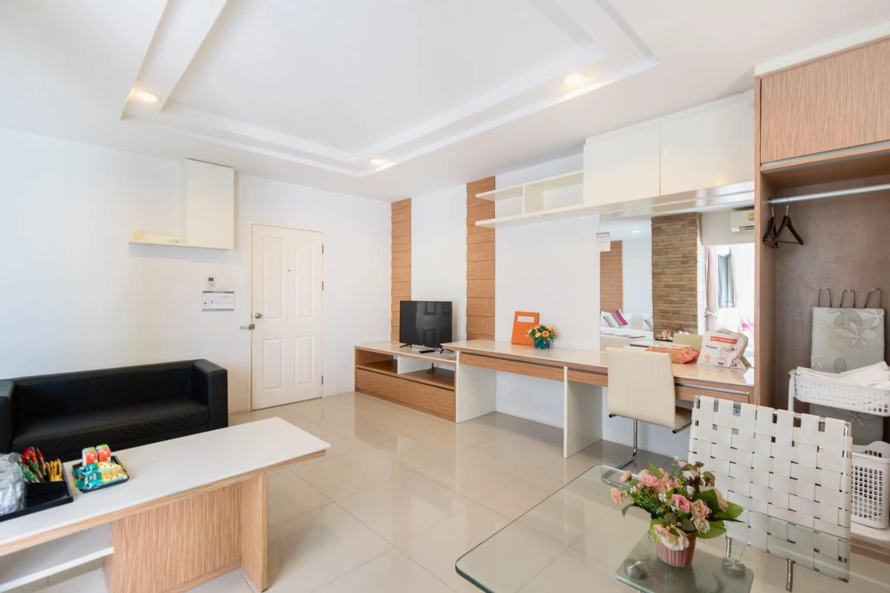 TV and multimedia in Riski Residence Ngamwongwan