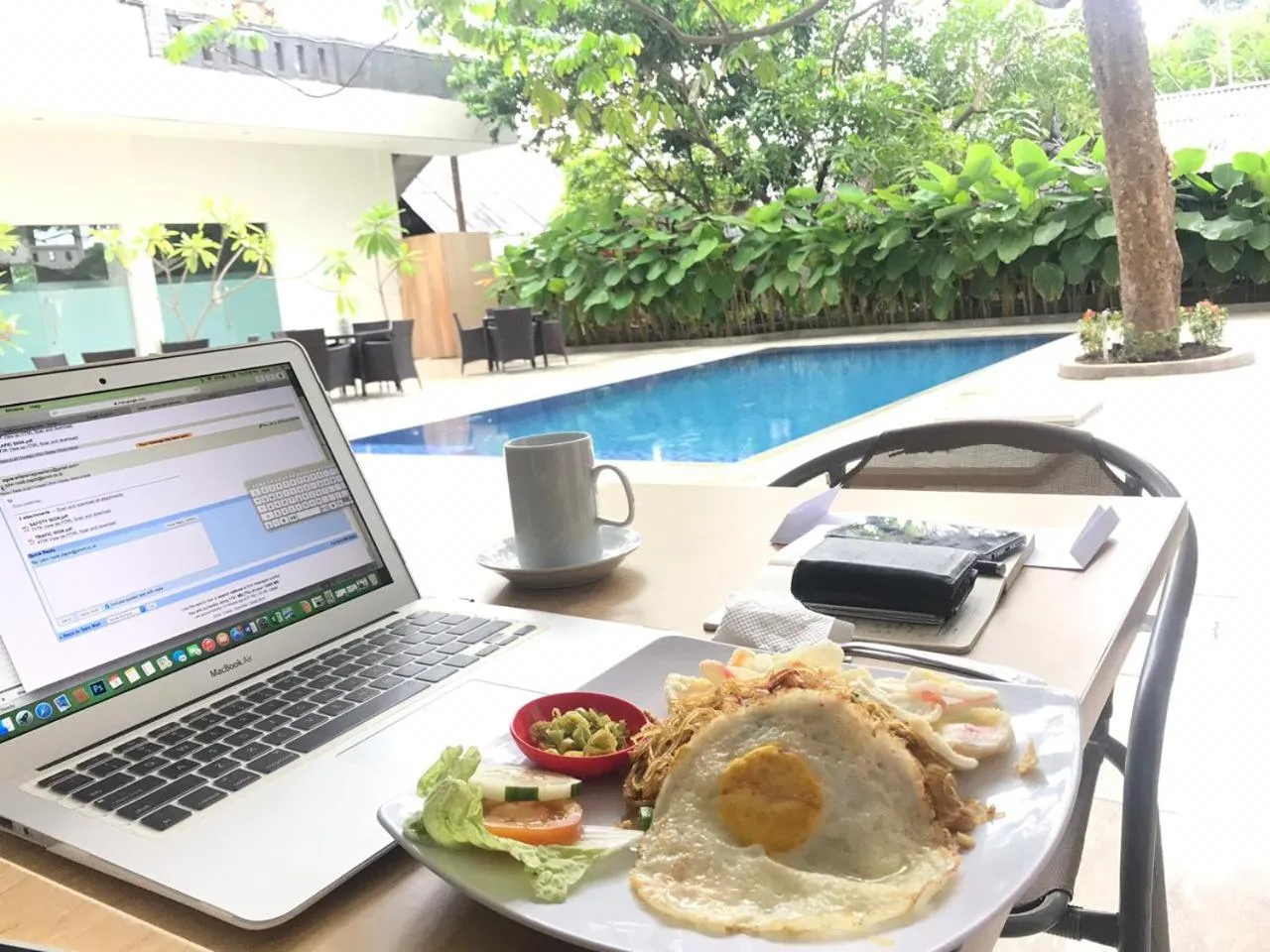 Swimming pool in Sunwood Hotel Arianz Mataram