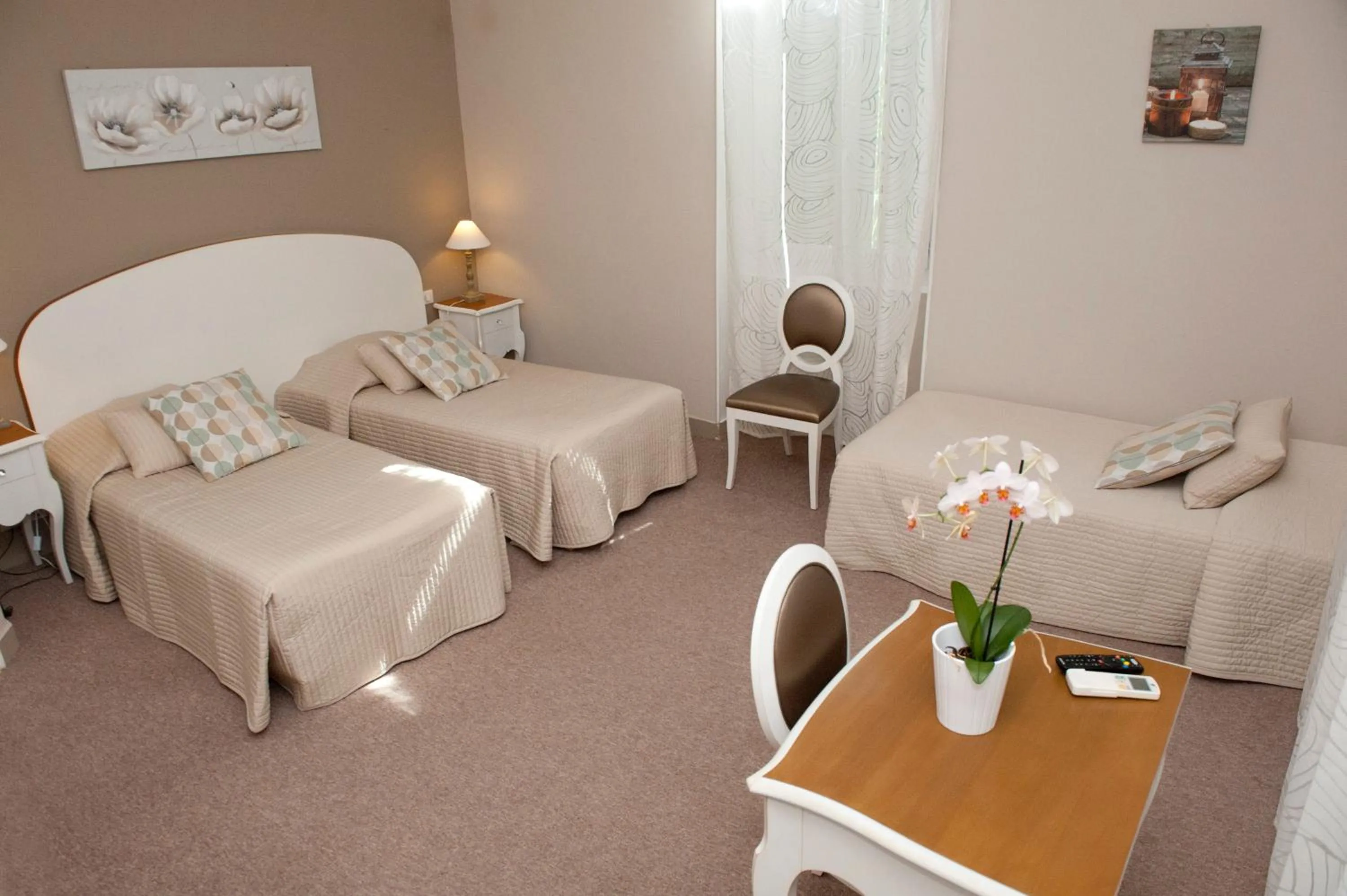 Property building, Bed in Le Castelet des Alpilles