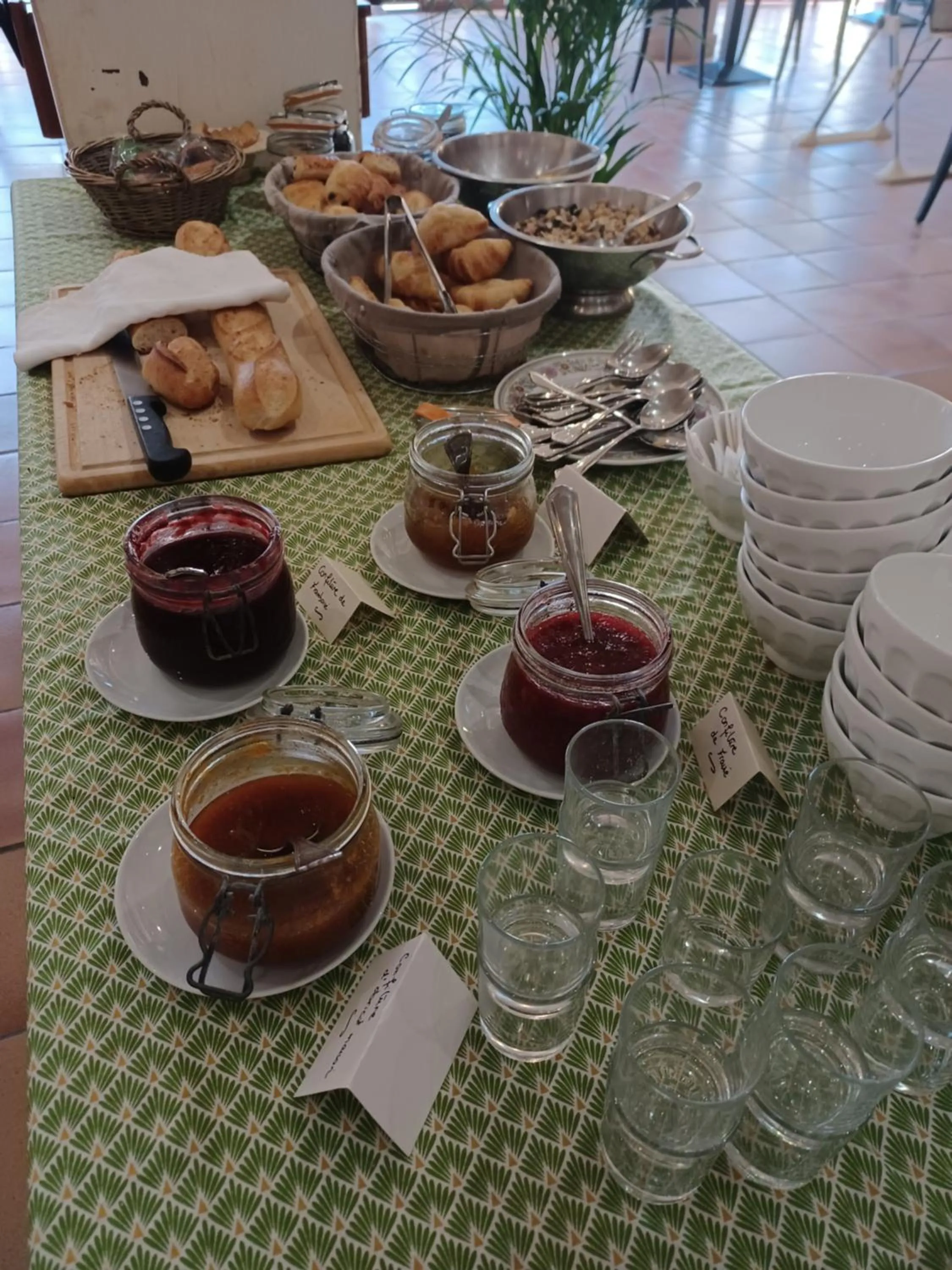Breakfast in Le Castelet des Alpilles