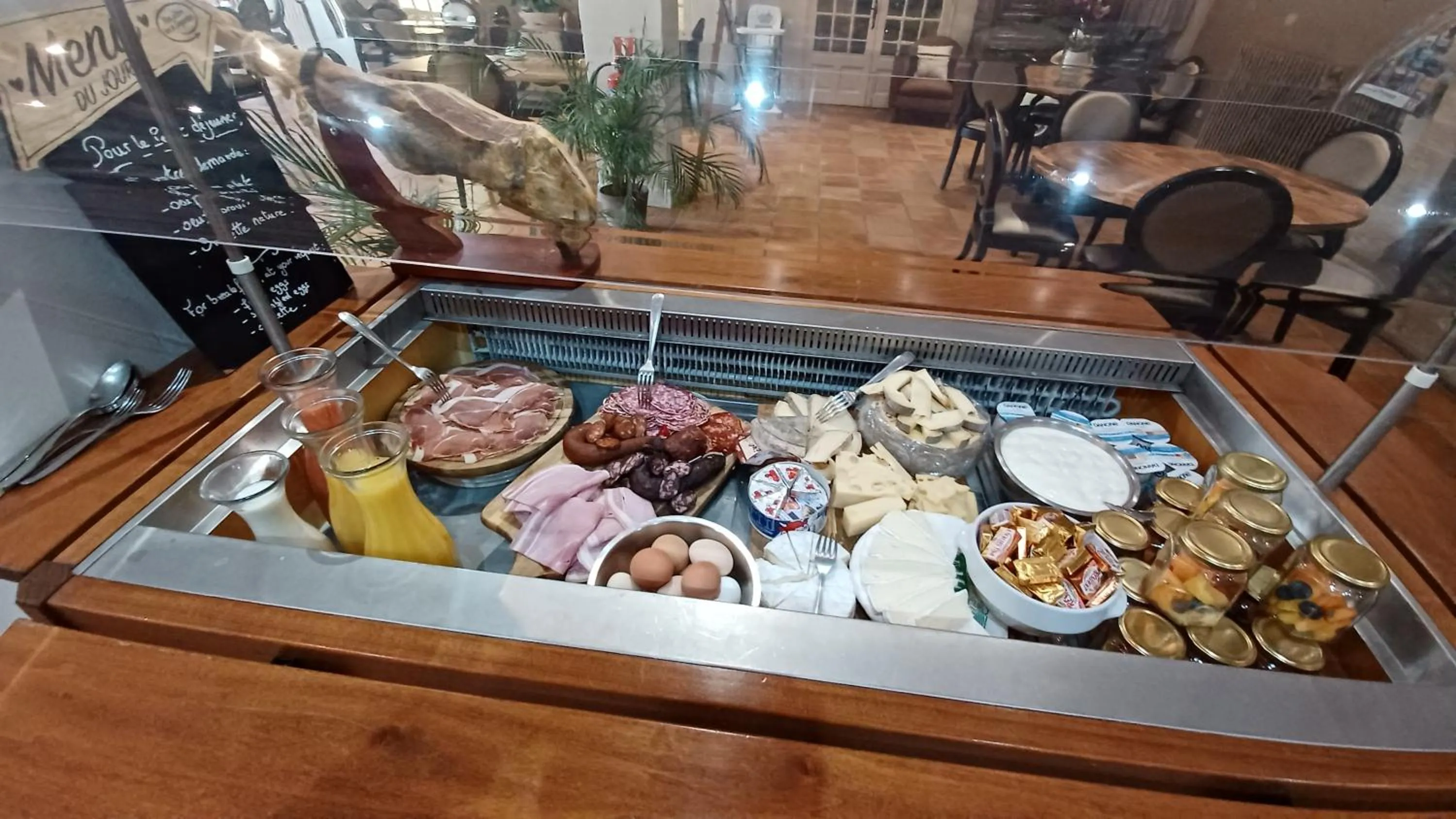 Breakfast in Le Castelet des Alpilles