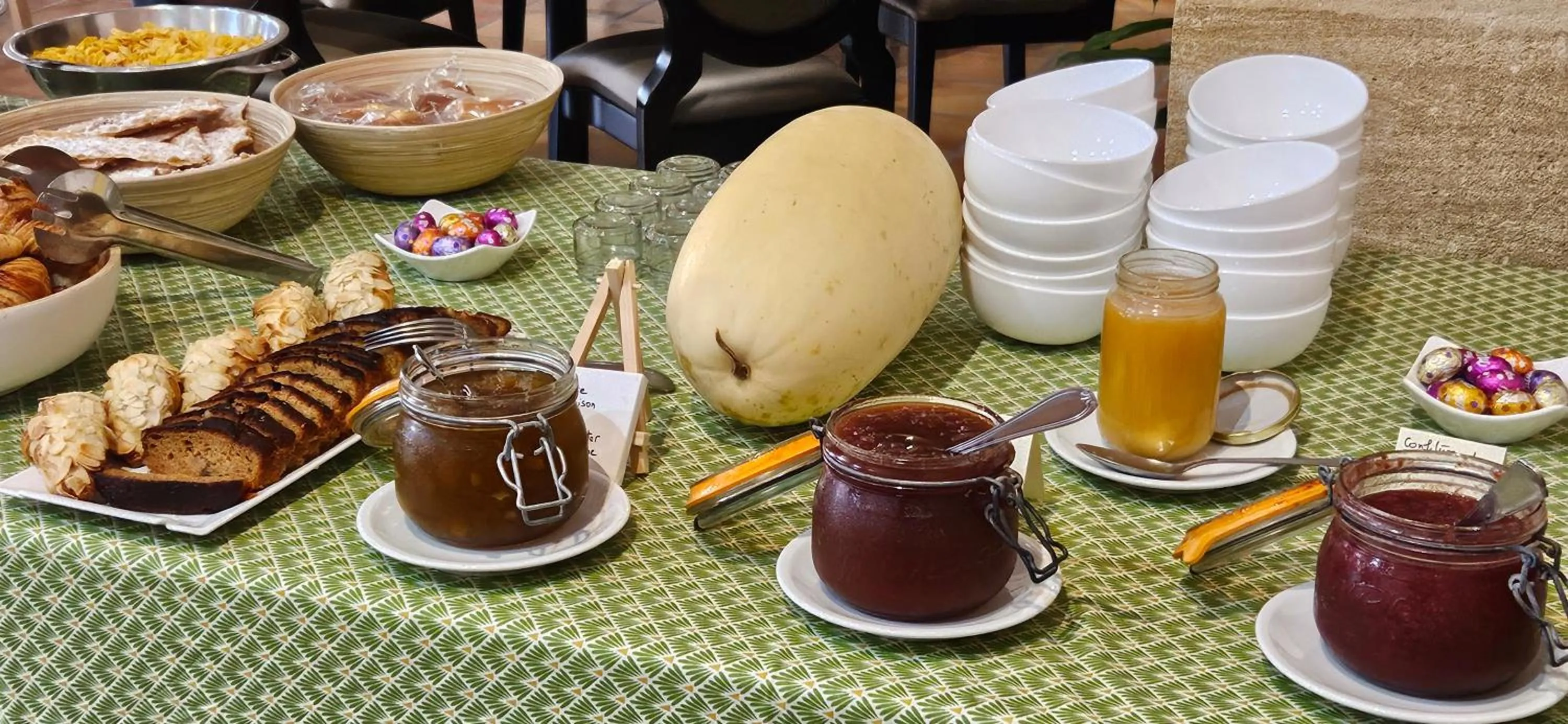 Breakfast in Le Castelet des Alpilles