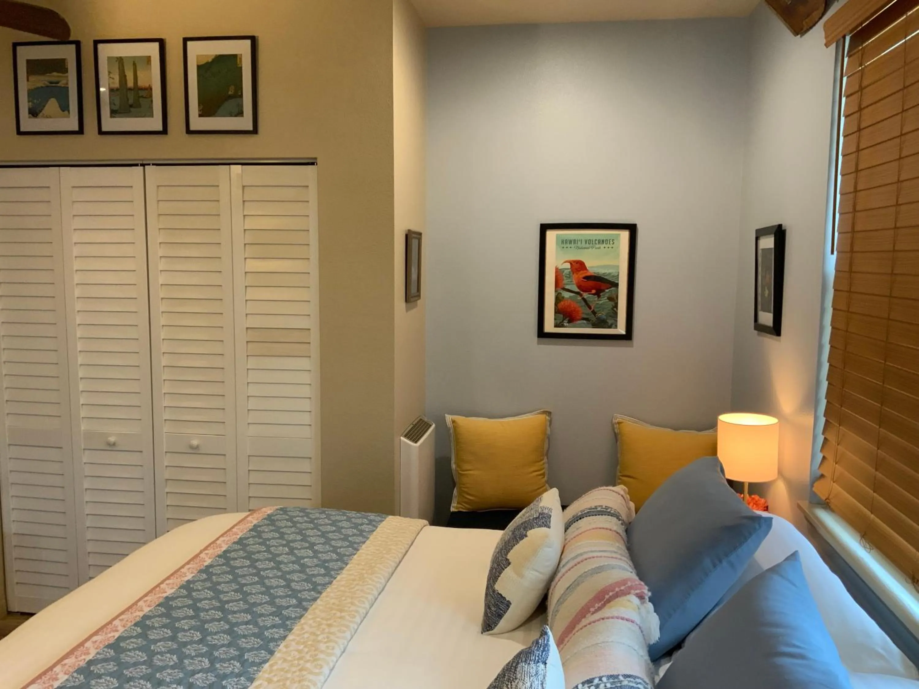 Photo of the whole room, Bed in Kilauea House