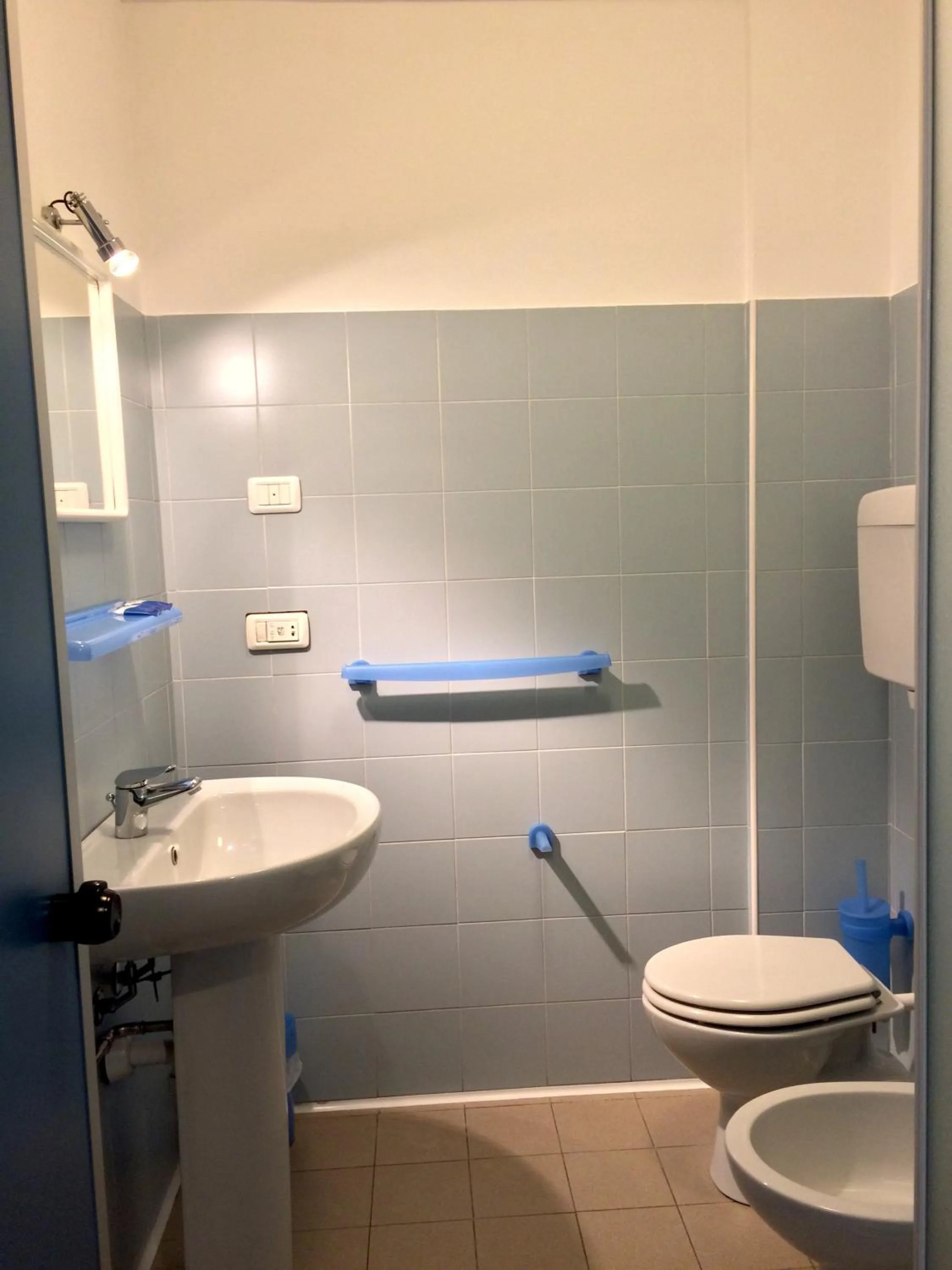 Bathroom in Ostello Del Porto