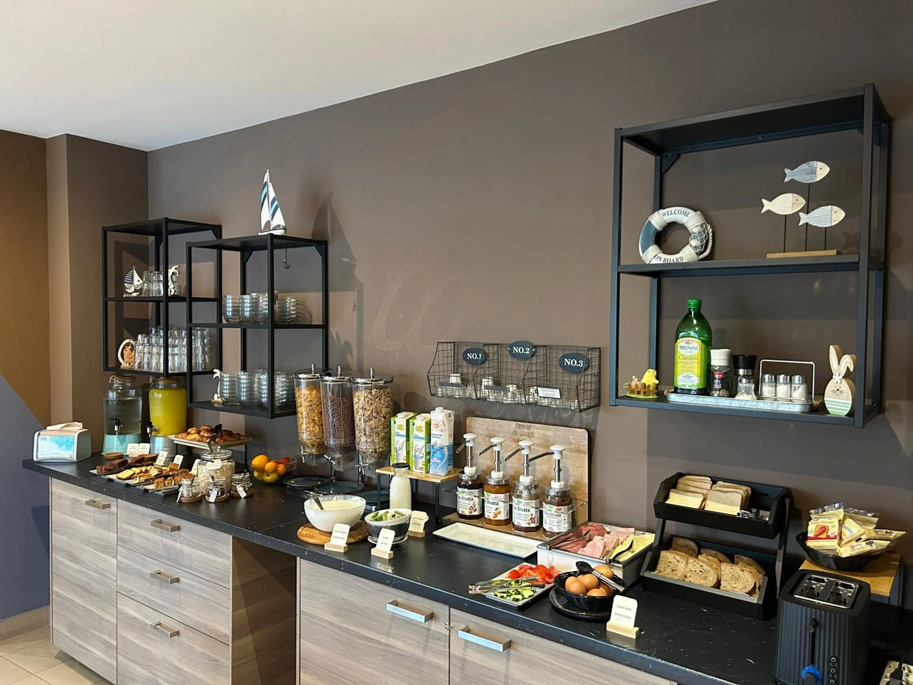 Breakfast in Ostello Del Porto