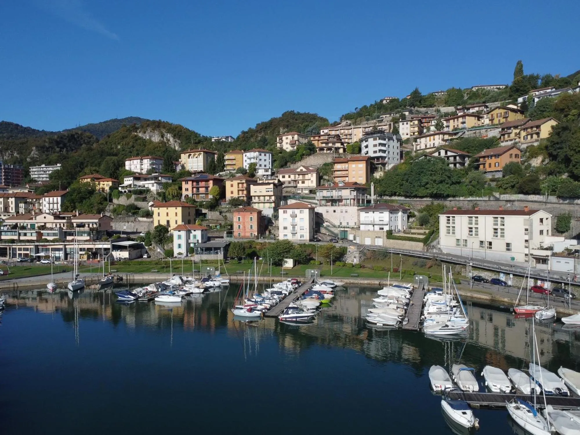 Property building in Ostello Del Porto