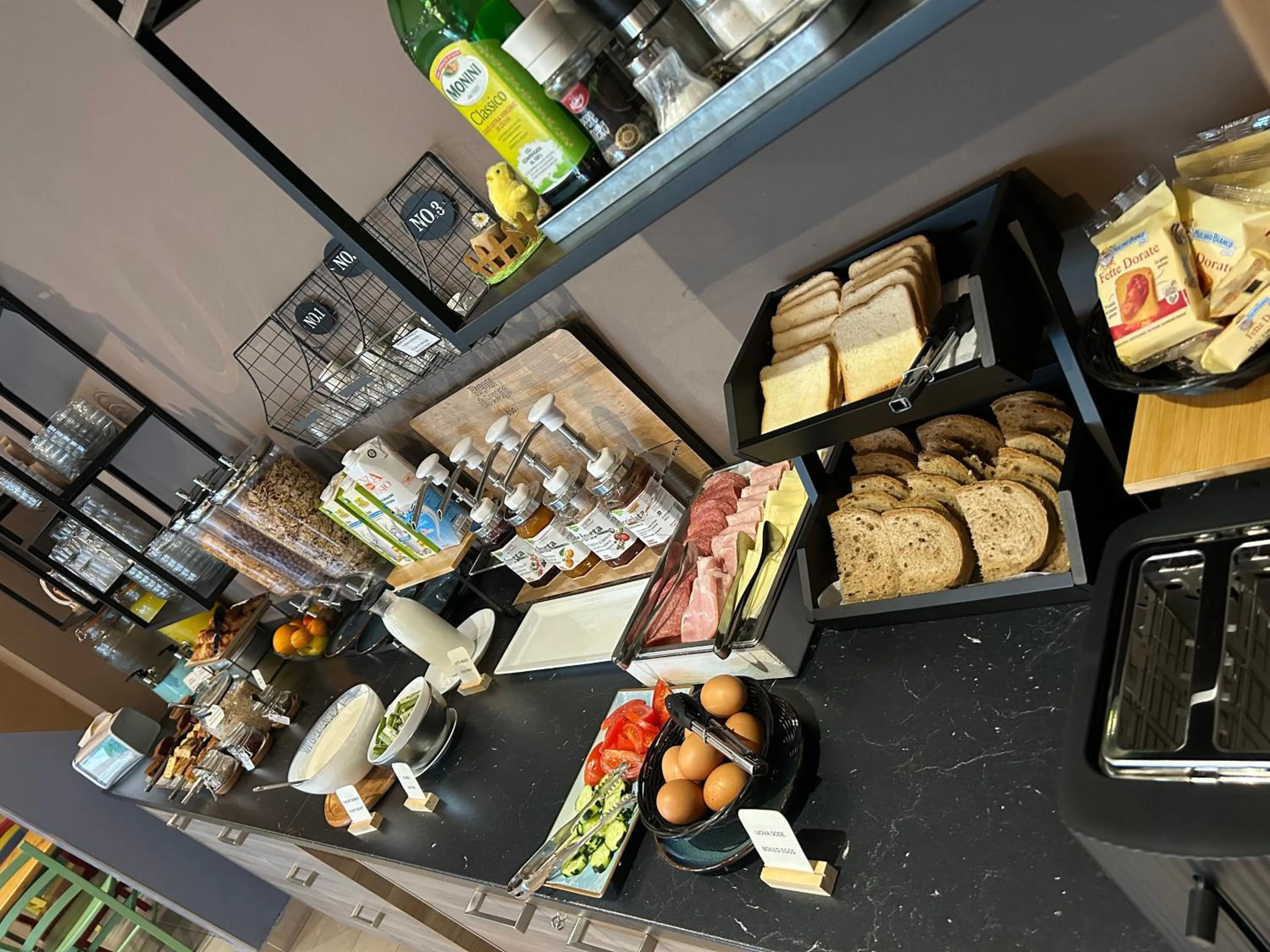 Breakfast in Ostello Del Porto