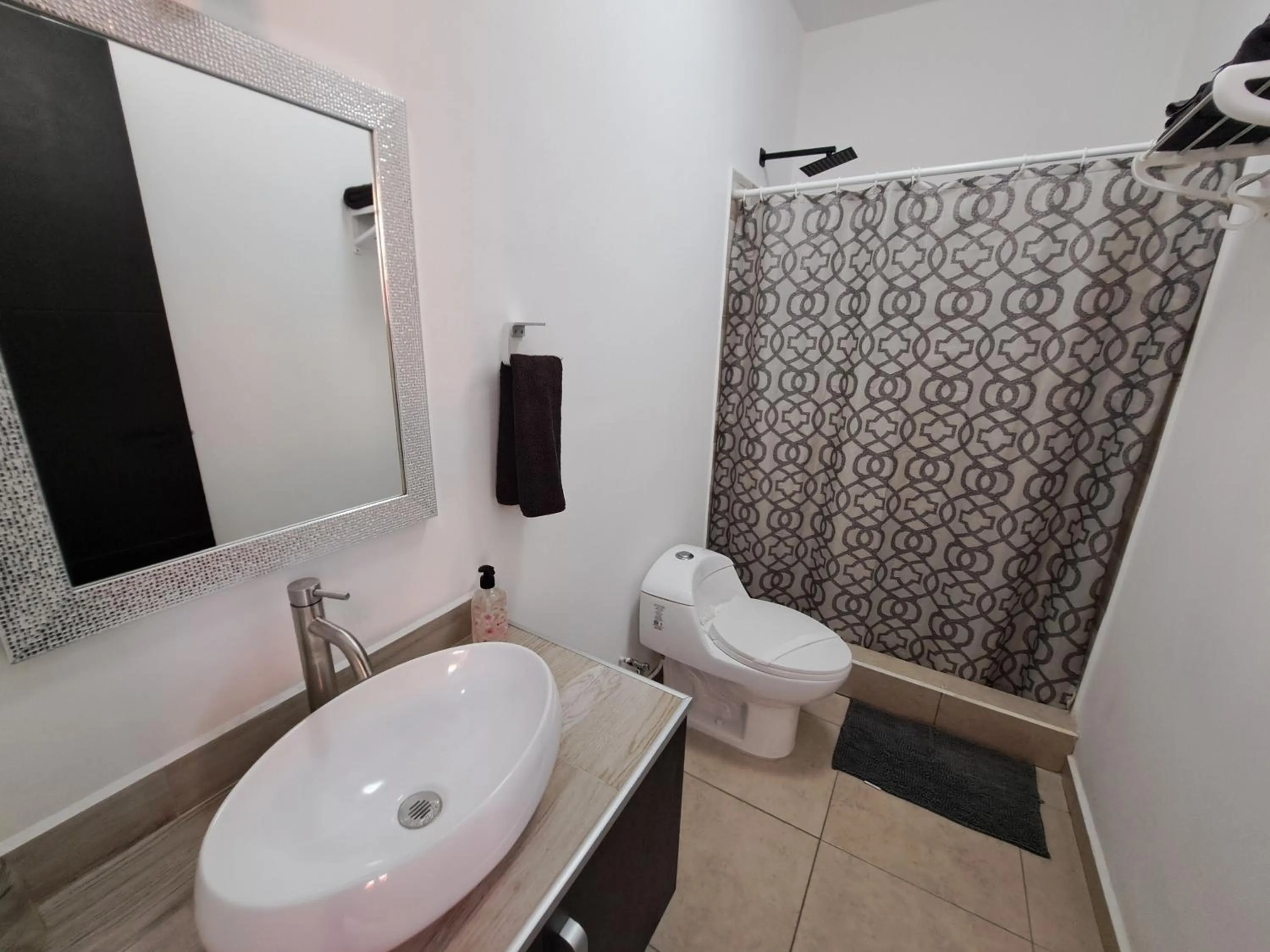 Shower in Condo Kiaraluna