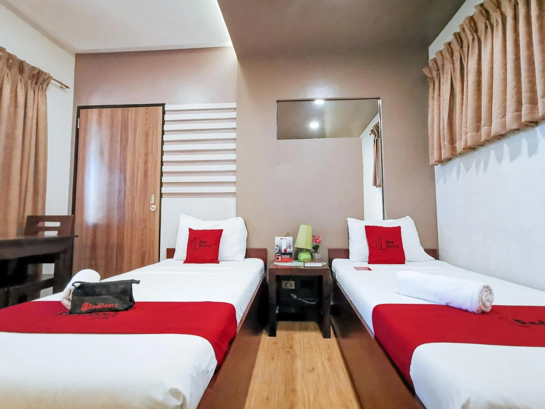 Bed in RedDoorz Plus near Robinsons Place Gensan