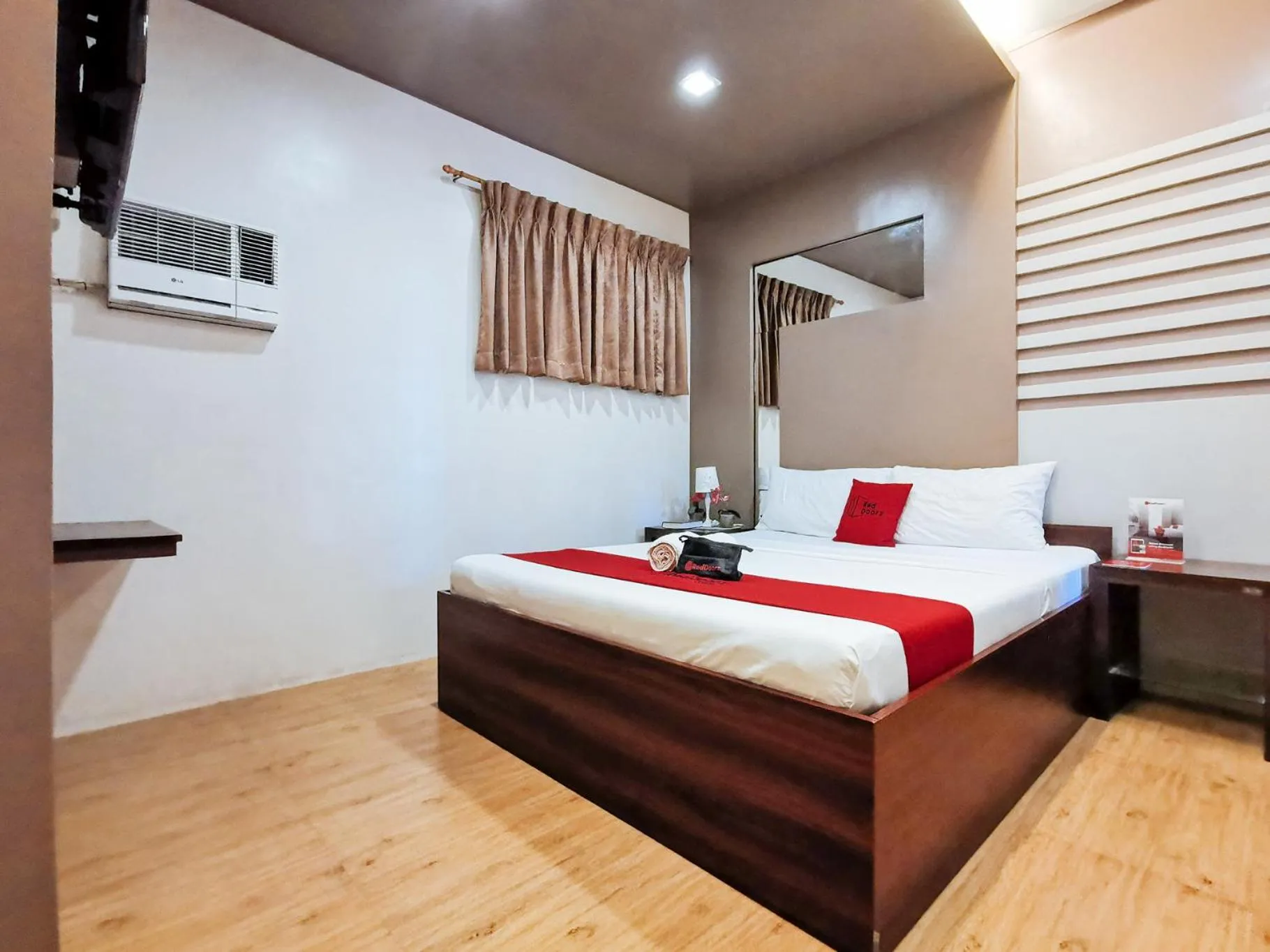 Bed in RedDoorz Plus near Robinsons Place Gensan
