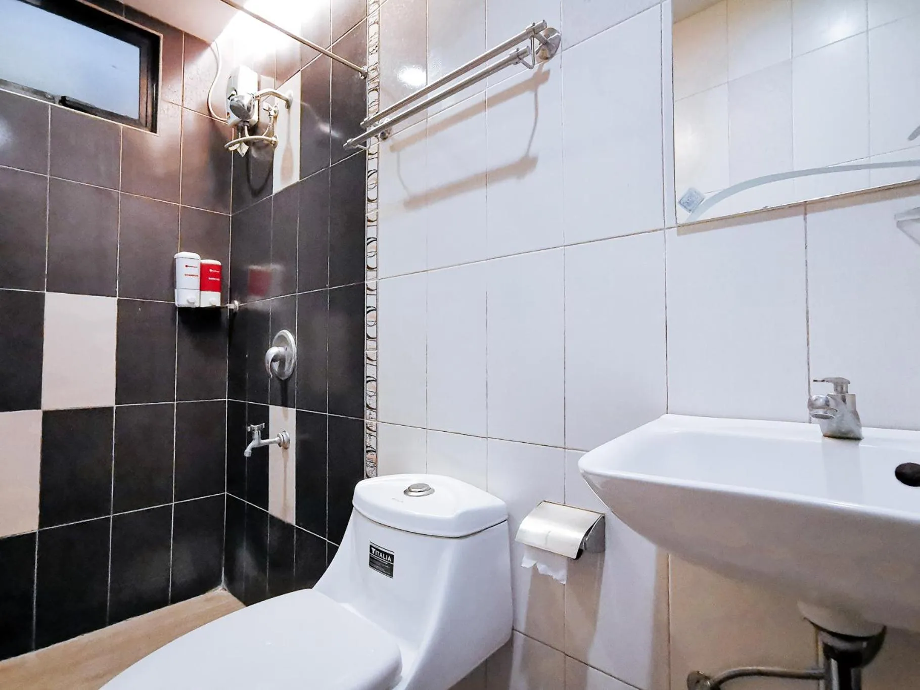 Bathroom in RedDoorz Plus near Robinsons Place Gensan