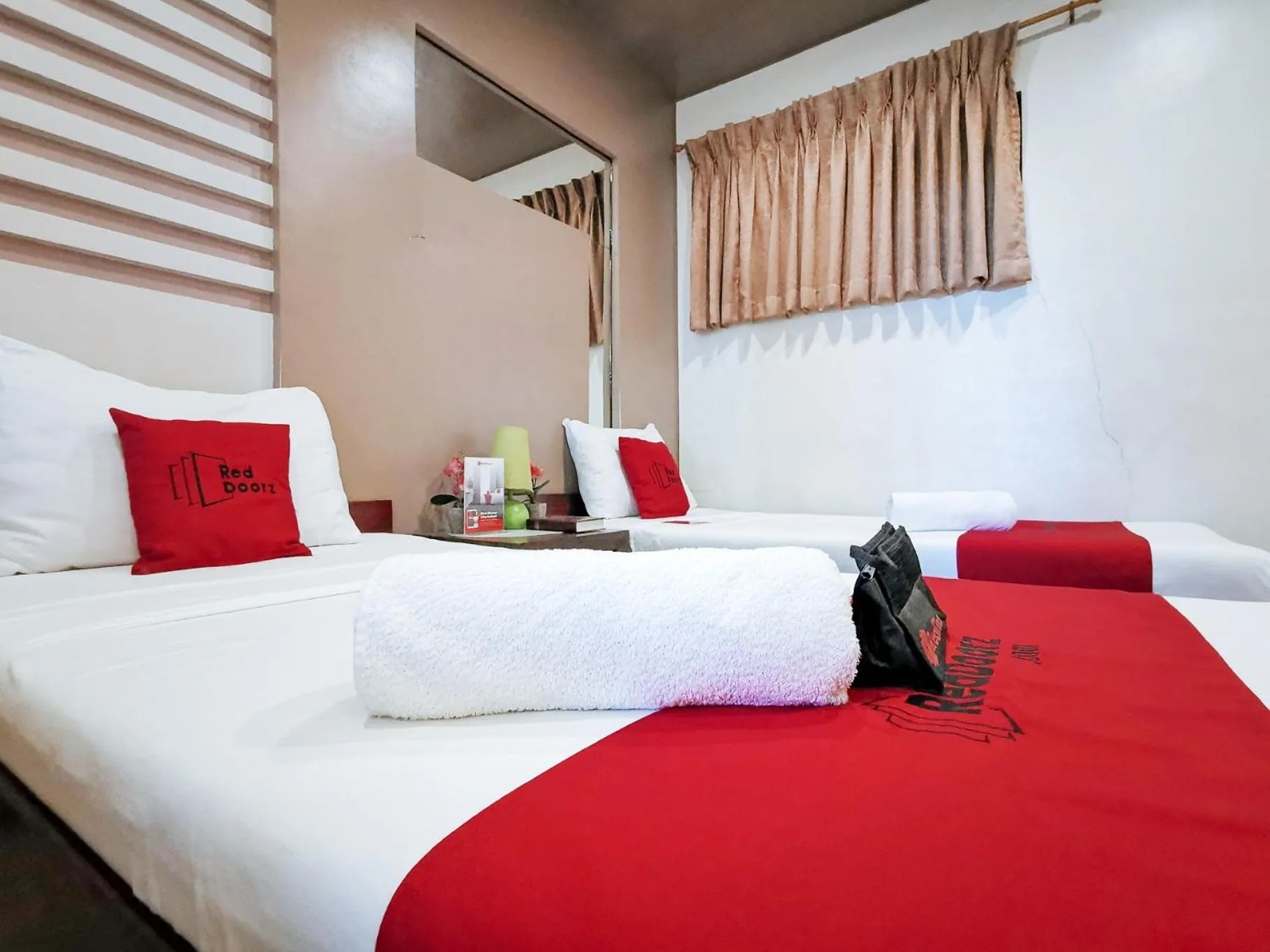 Bed in RedDoorz Plus near Robinsons Place Gensan